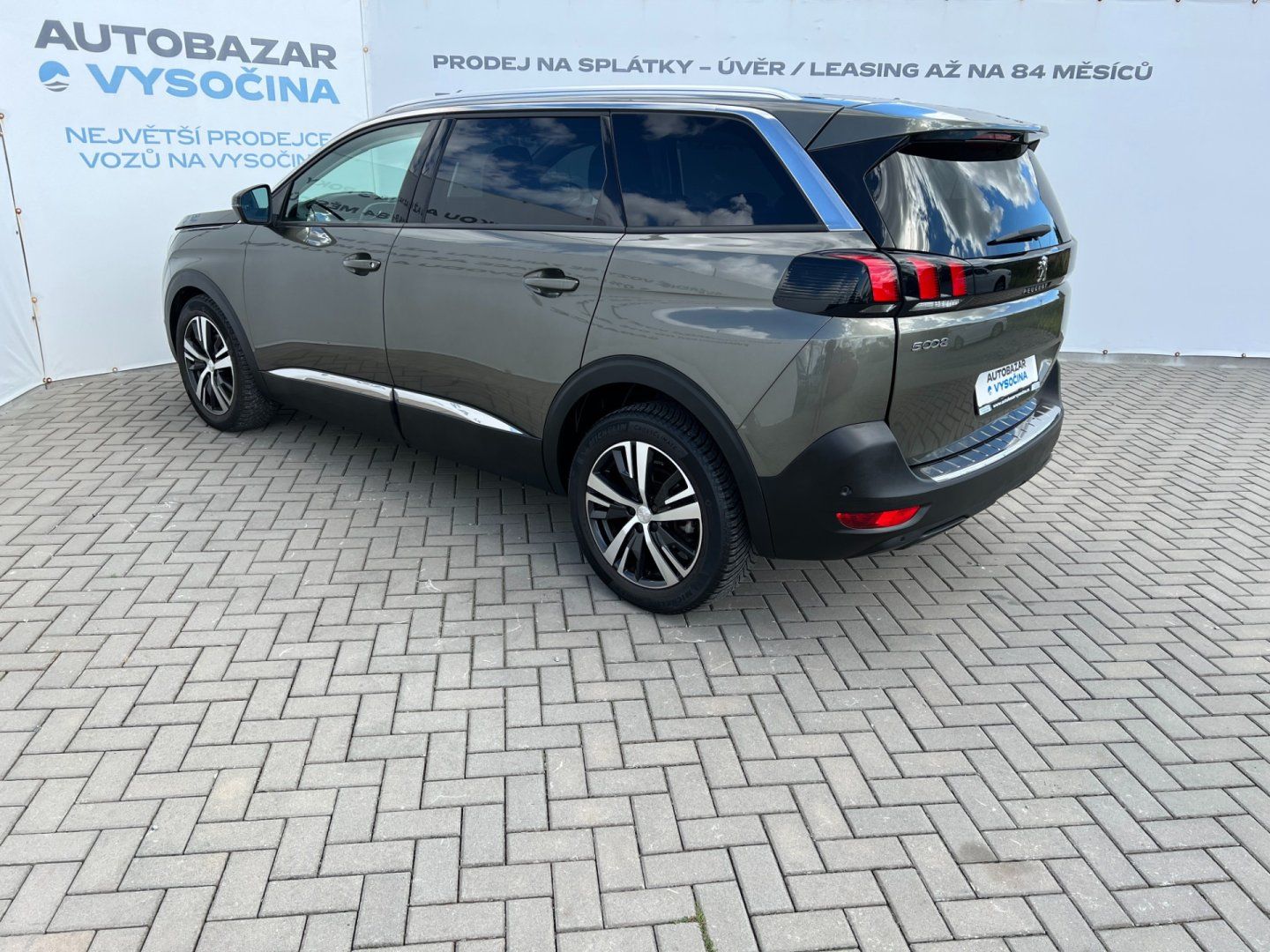 Peugeot 5008, 1.2PT 96kW ALLURE+ 7-míst - fotka 6