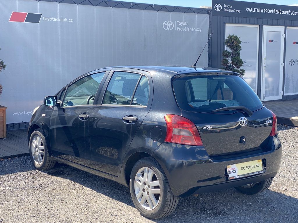 Toyota Yaris, 1.3i, ČR, TerraCool, 2x kola - fotka 5
