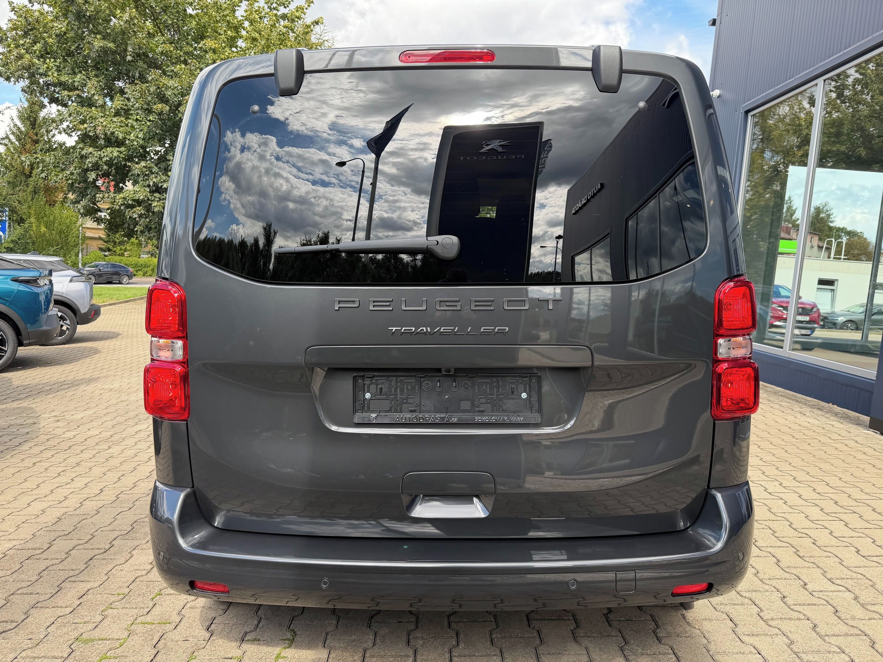 Peugeot Traveller, Active L2 2.2 BlueHDi 150 MAN6 - fotka 5