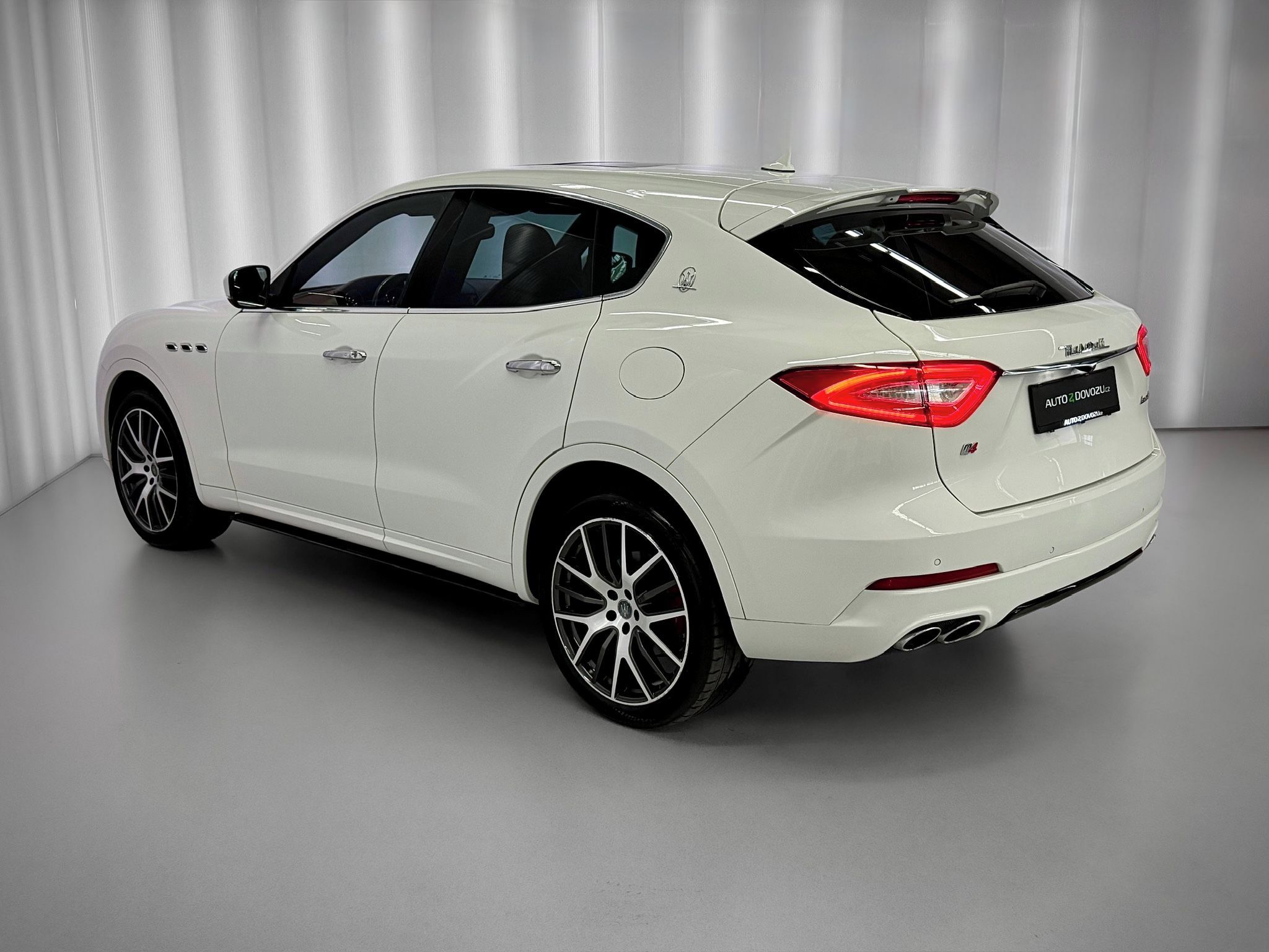 Maserati Levante, V6 Q4 DIESEL, PANORAMA, VZDUCH - fotka 5