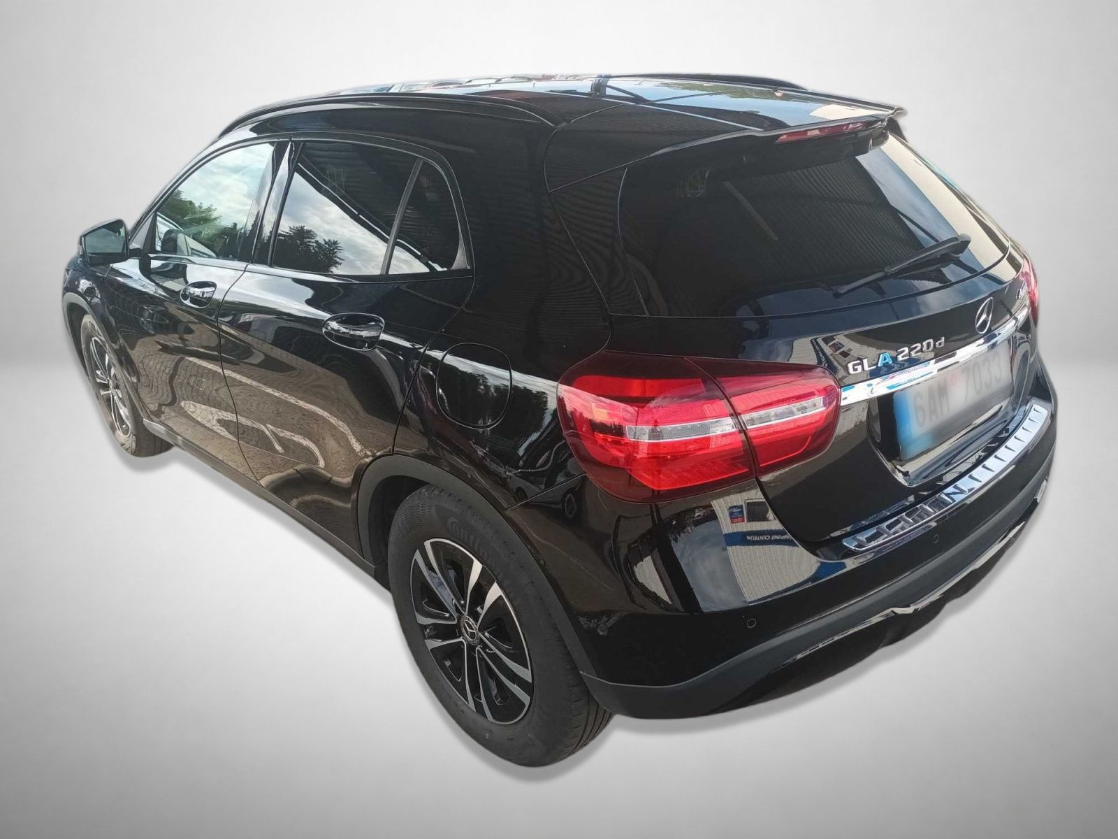 Mercedes-Benz GLA, 220 d 4MATIC, 4X4, Automat - fotka 2