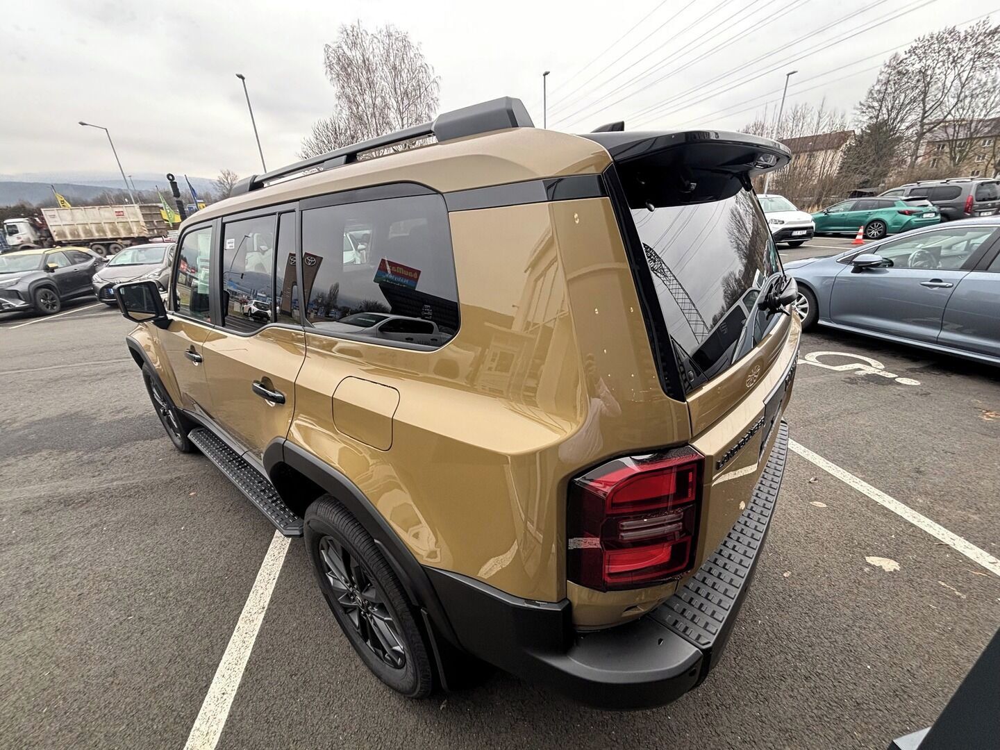 Toyota Land Cruiser, Executive Skyview - fotka 5