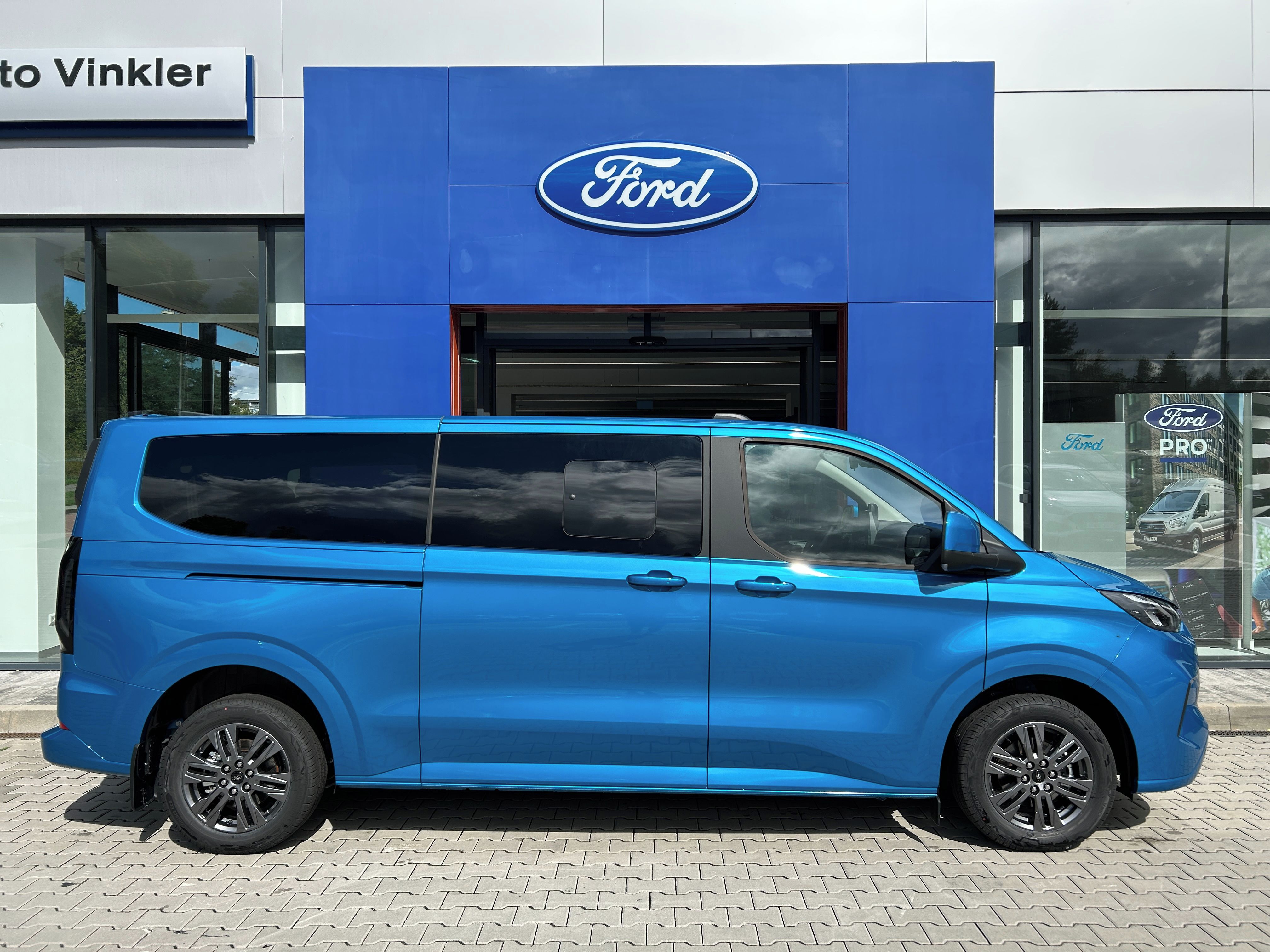 Ford Tourneo Custom, Titanium L2 2.0 EcoBlue 125kW - fotka 3