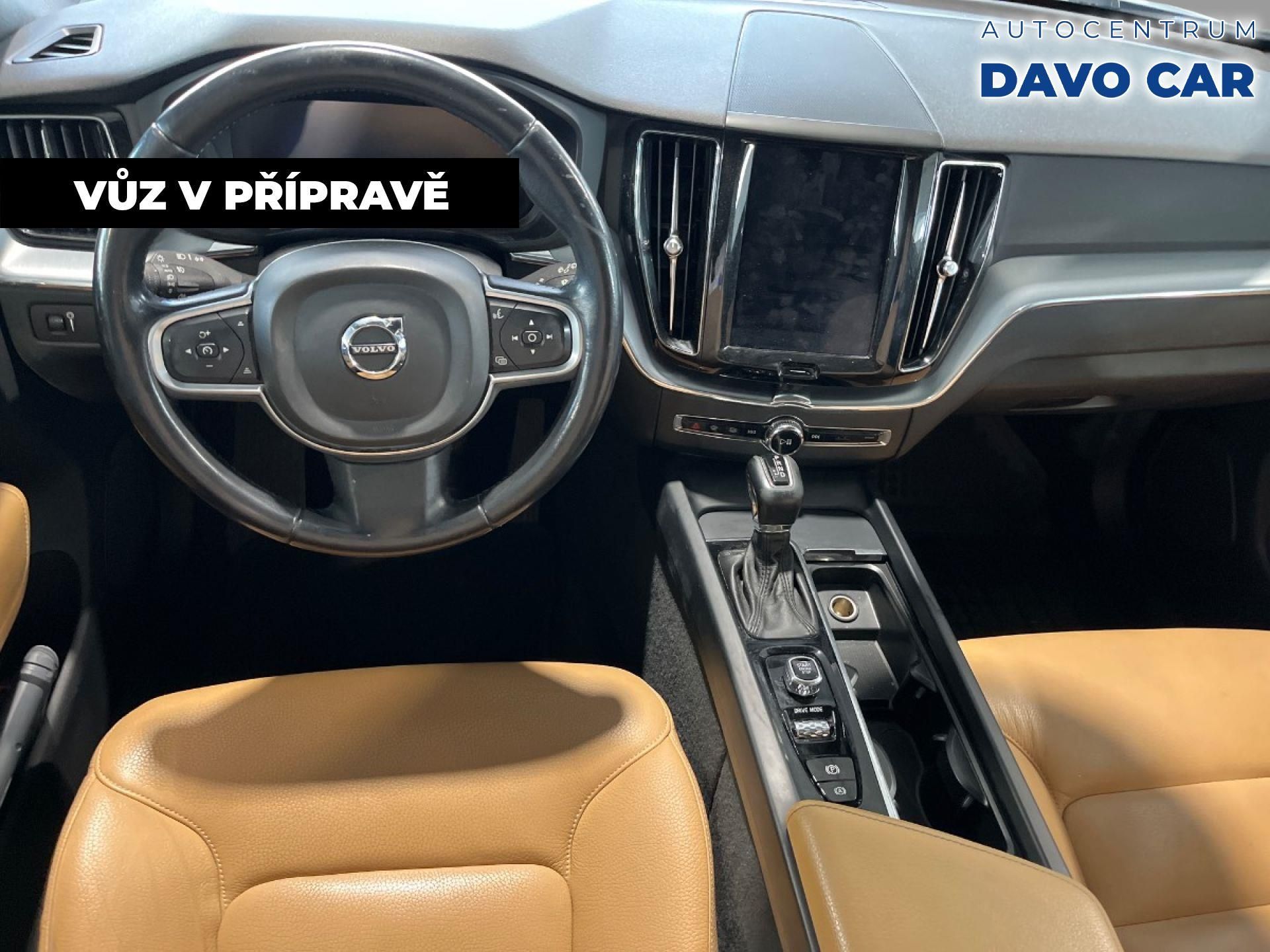 Volvo XC60, 2,0 140KW D4 Momentum AWD Auto - fotka 3