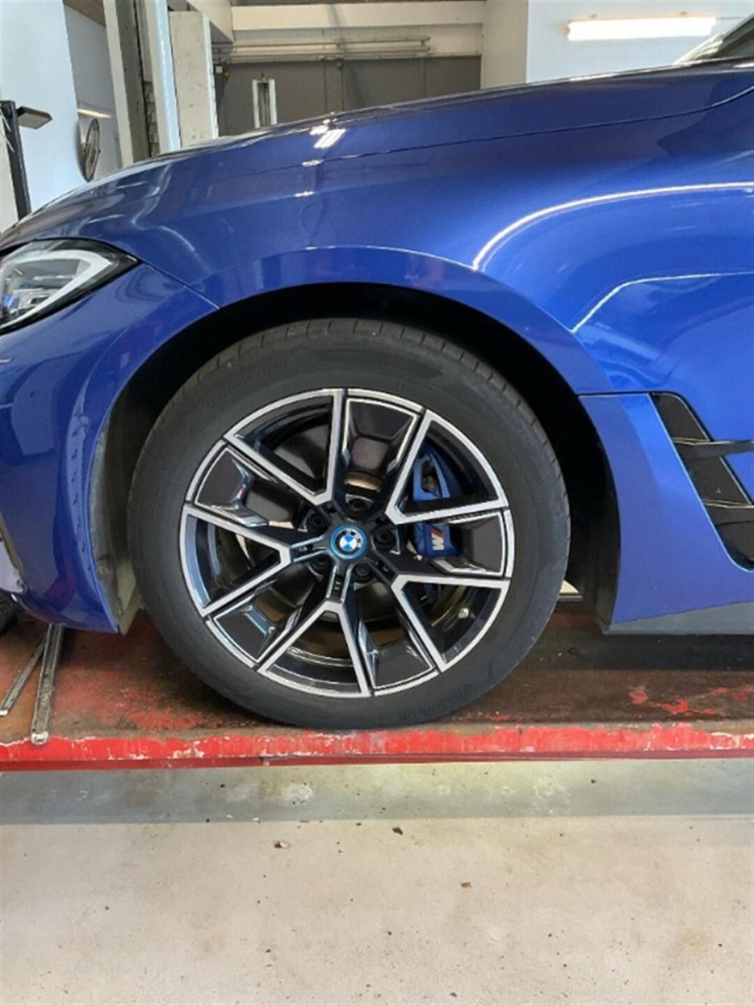 BMW i4, M50 xDrive - fotka 4