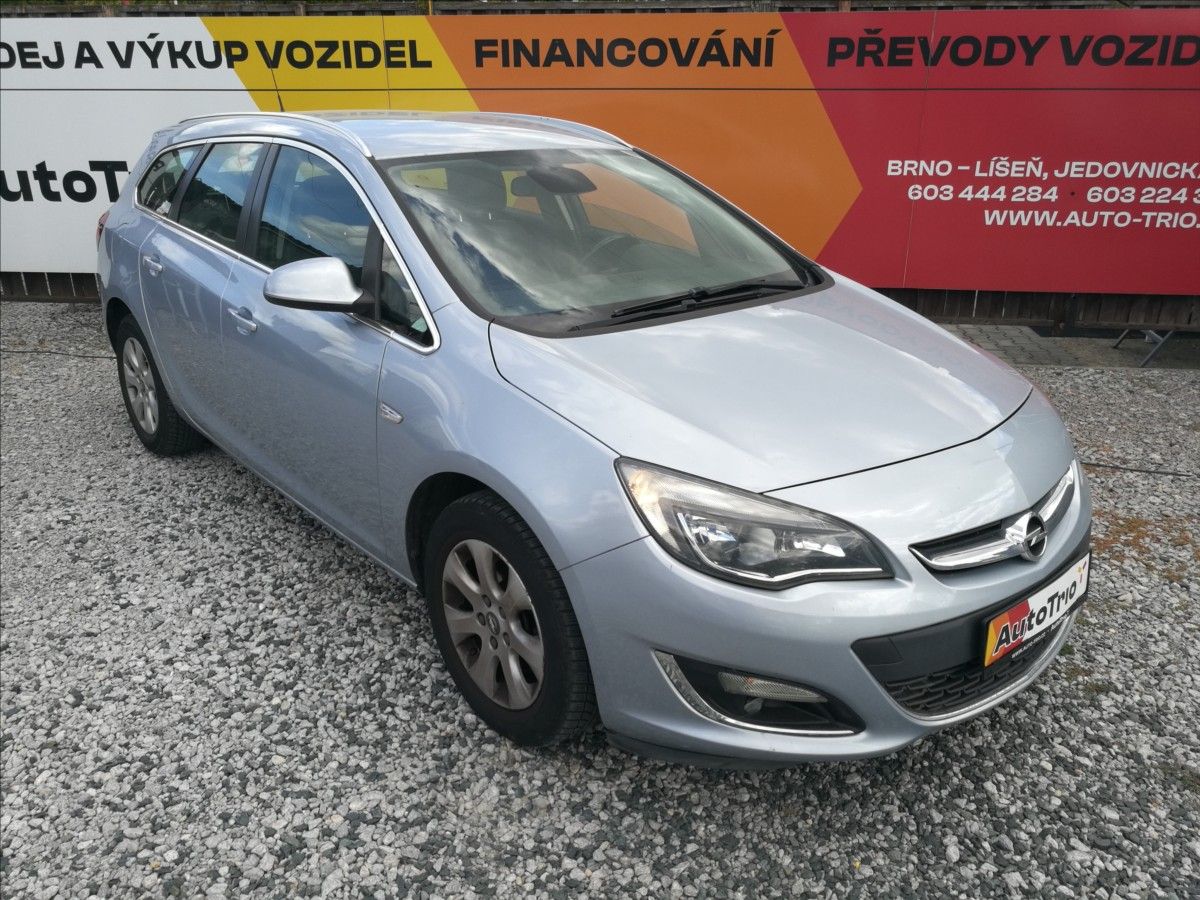 Opel Astra, 1,6 CDTi kombi - fotka 2