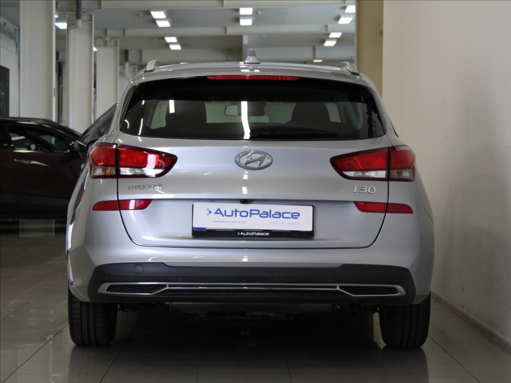Hyundai i30, 1,0 T-GDi 88kW 37tkm.Záruka ČR - fotka 4