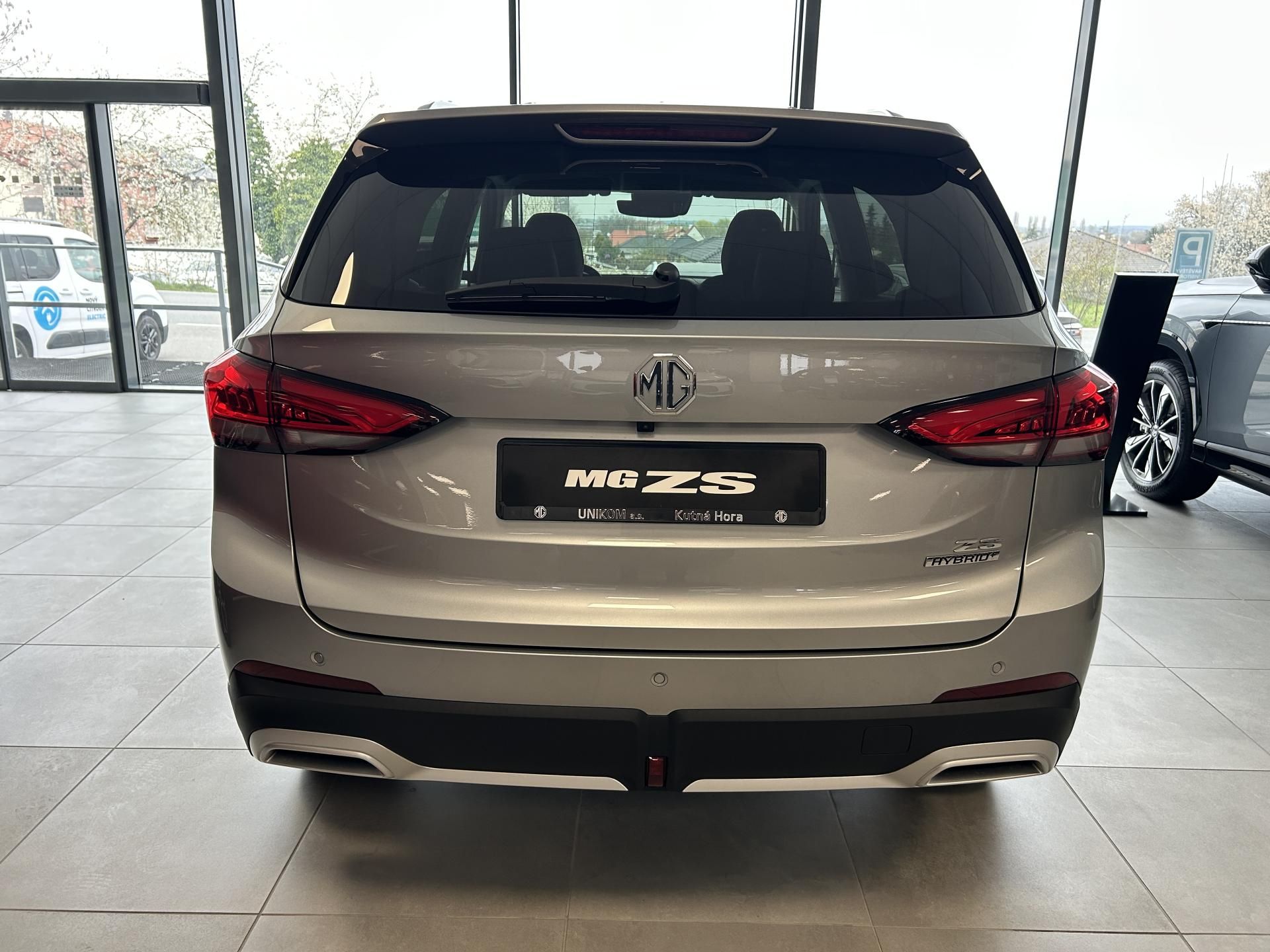 MG ZS, HEV 145kW Exclusive - fotka 5