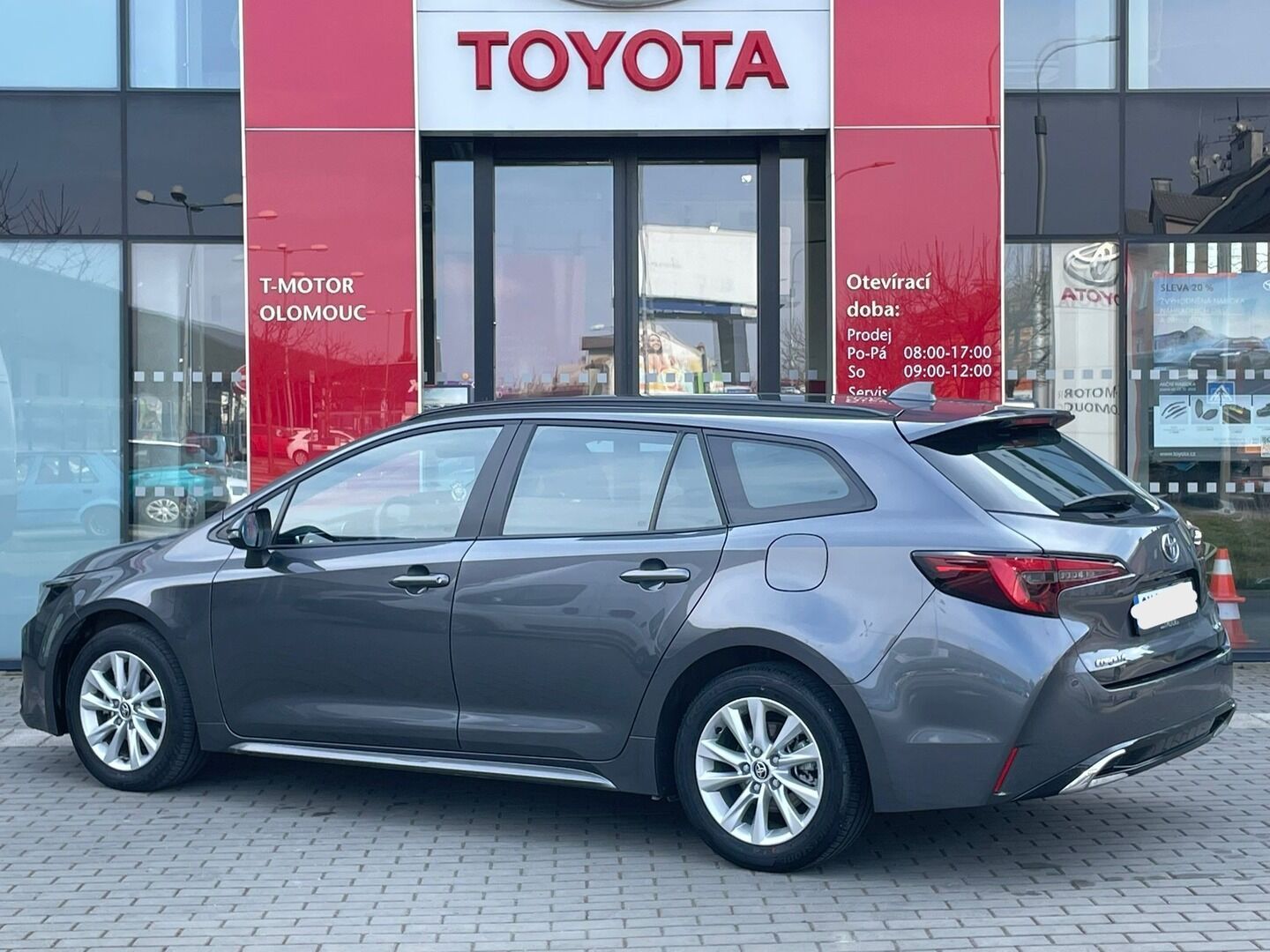 Toyota Corolla, 1.8 Comfort Tech - fotka 2
