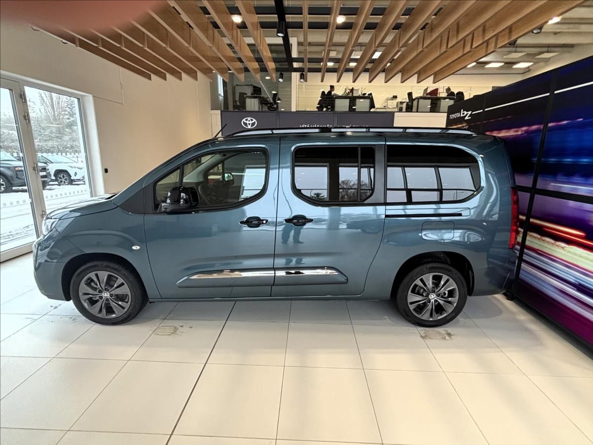 Toyota Proace City Verso, 1,5   LWB 1.5D 130 MT Family - fotka 4