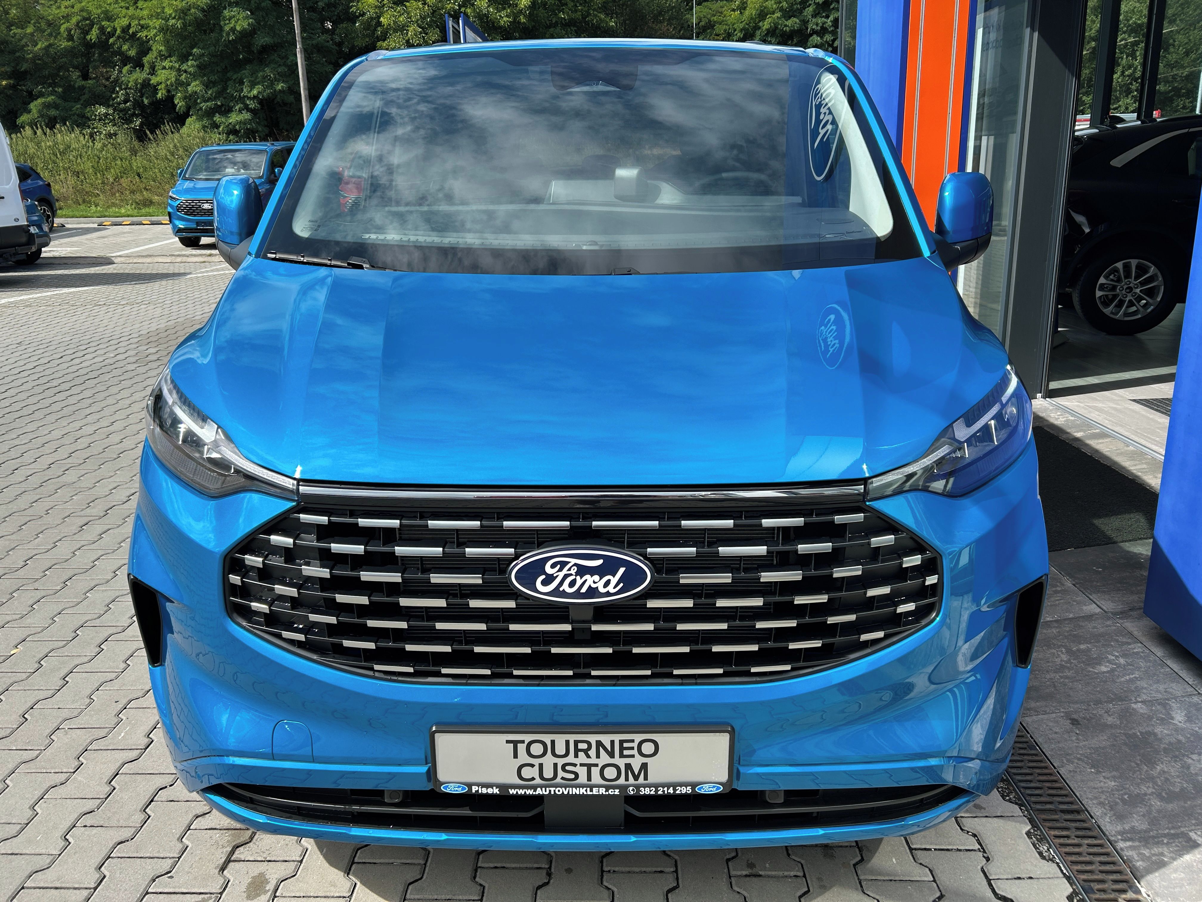 Ford Tourneo Custom, Titanium L2 2.0 EcoBlue 125kW - fotka 2