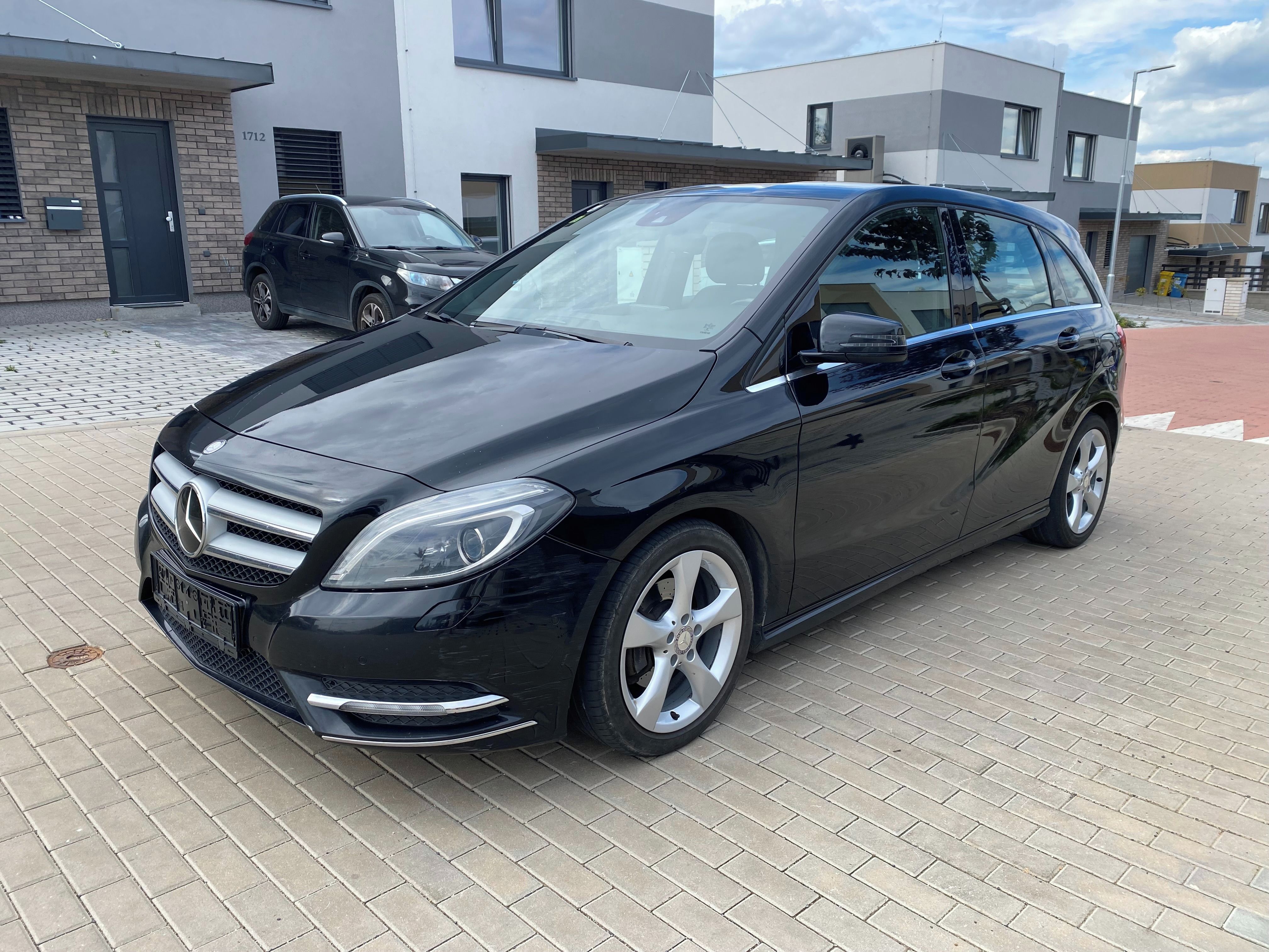 Mercedes-Benz Třídy B, 180 CDI, r.v. 2012, nová STK