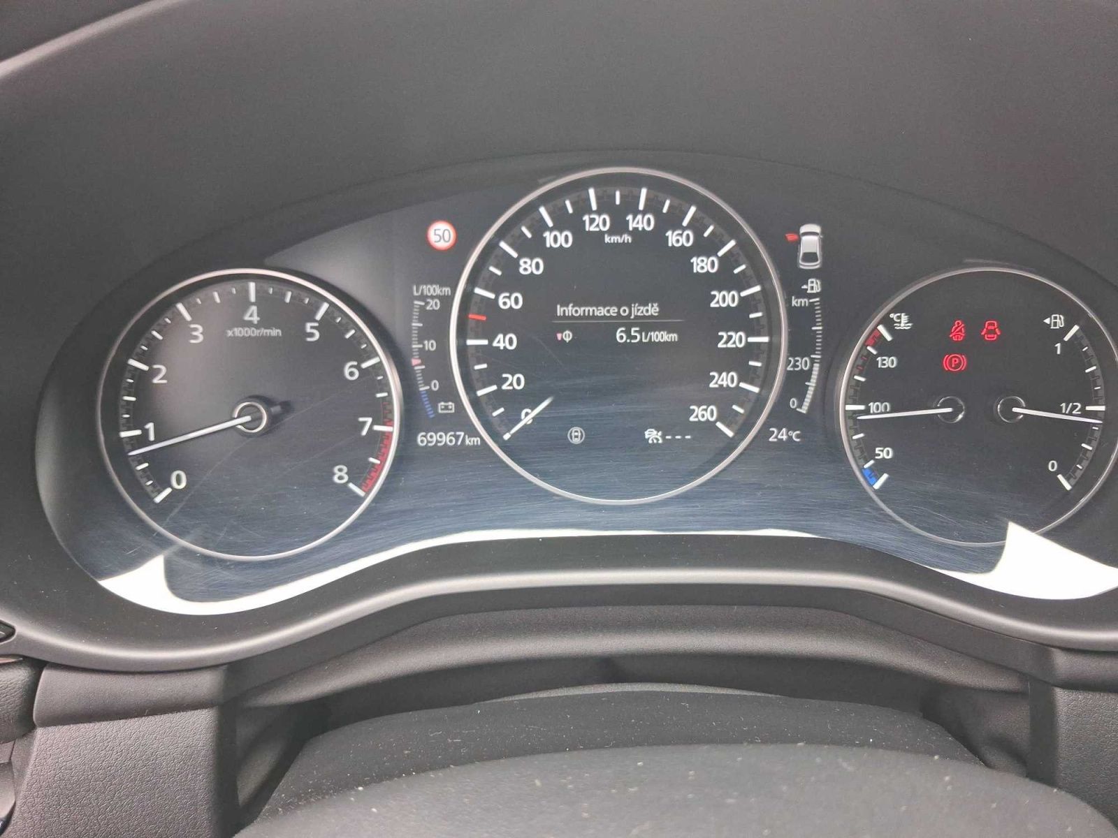 Mazda 3, 2.0 Skyactiv-G, ČR,1.maj - fotka 3