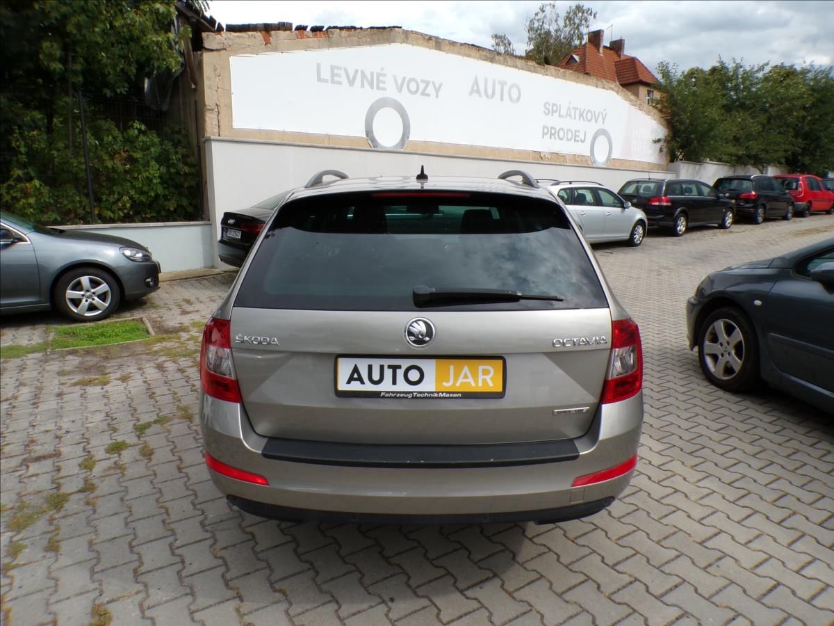 Škoda Octavia, 1,6 TDI  GREENLINE - fotka 6
