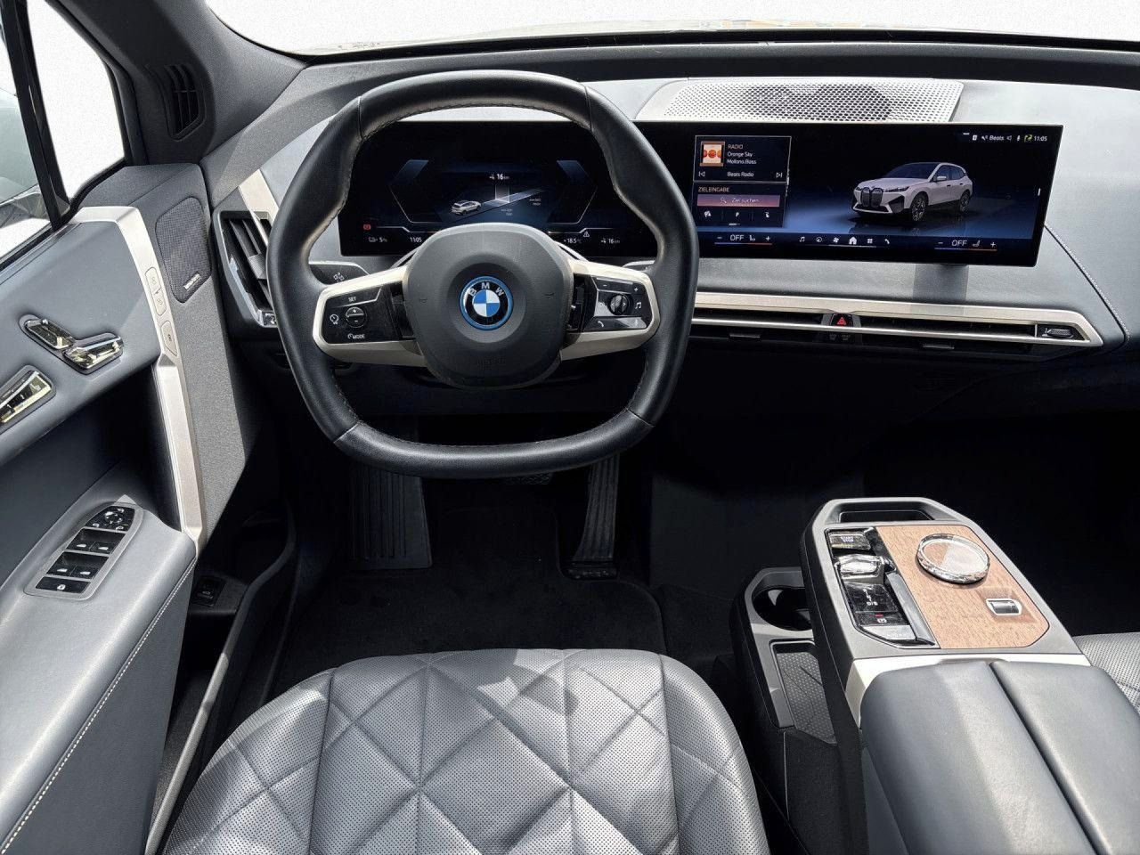 BMW iX, xDrive40 Sport SkyLounge*Kůže* - fotka 6