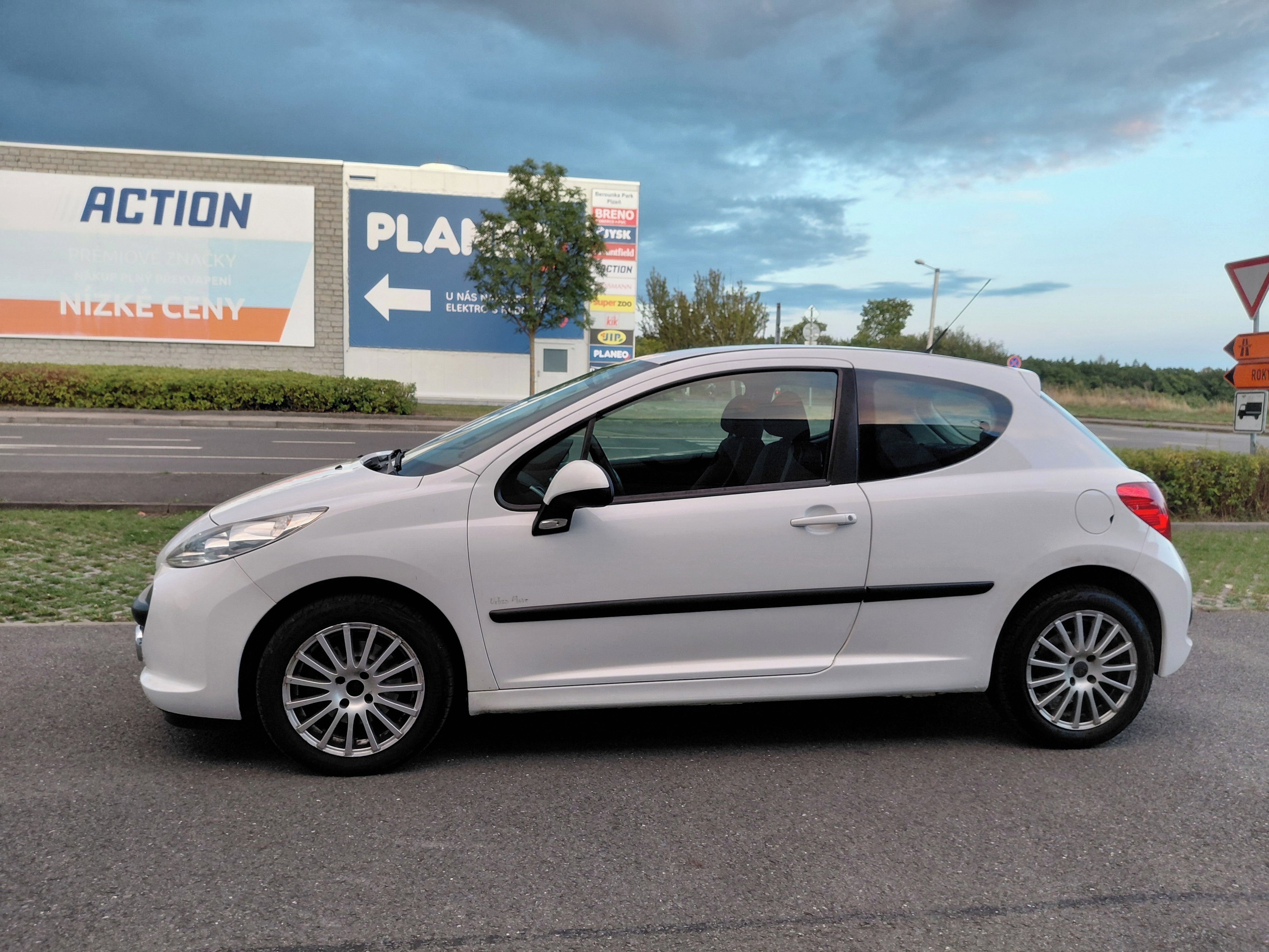 Peugeot 207, 1.6HDI PĚKNÉ,ZACHOVALÉ AUTO - fotka 4