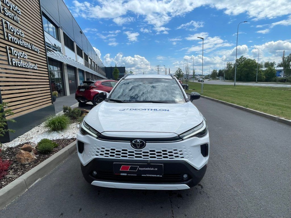 Toyota Corolla Cross, 1.8 Hybrid automat Style - fotka 2