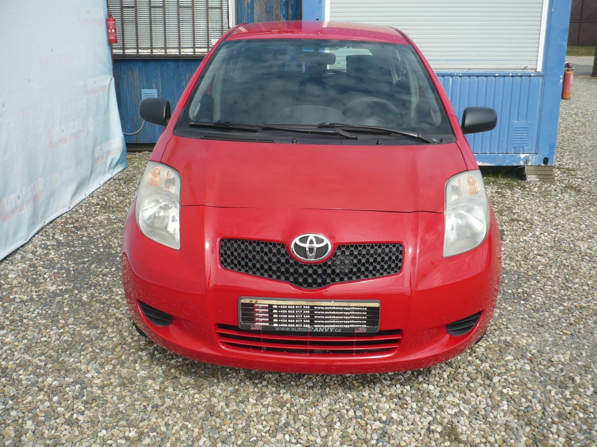 Toyota Yaris, 1.0i 51Kw - fotka 2
