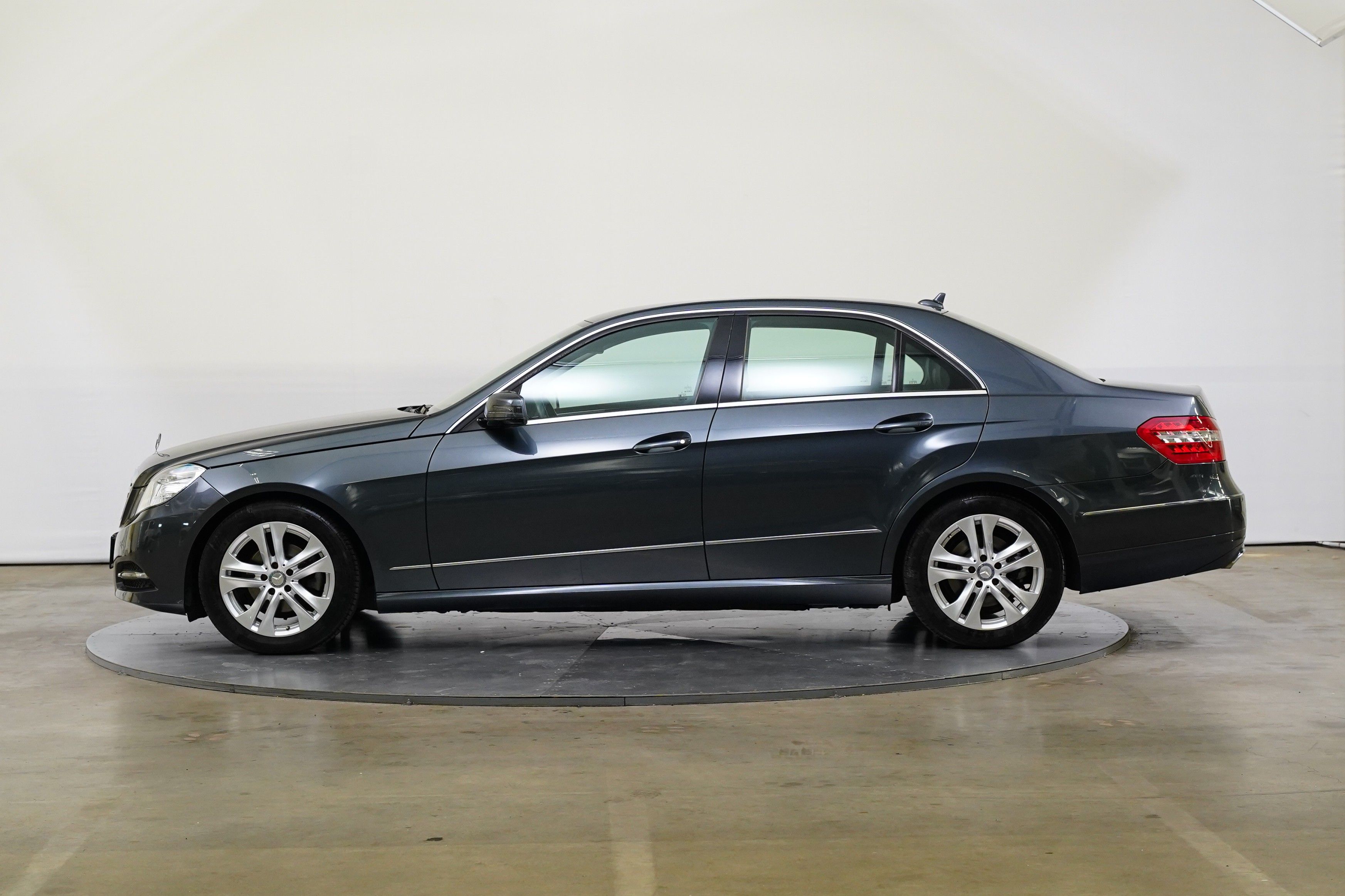 Mercedes-Benz Třídy E, 200 135 kW Avantgarde - fotka 3