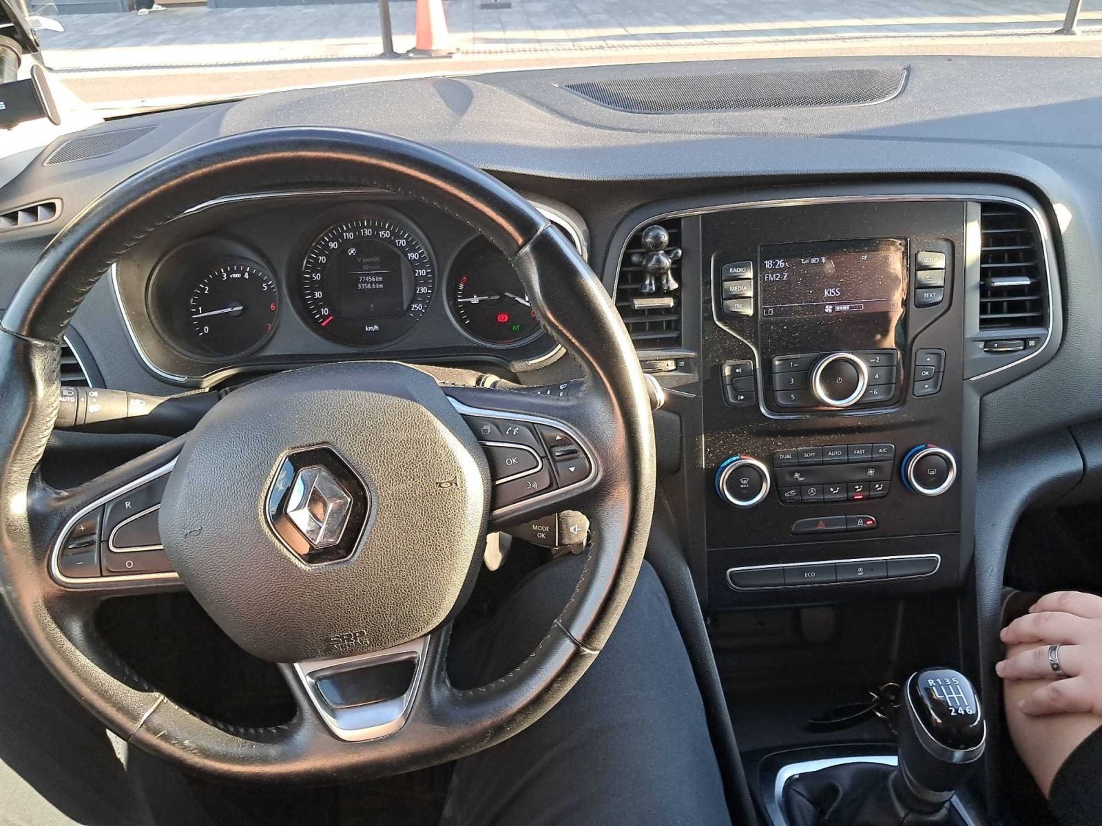 Renault Mégane, 1.2 TCe, Automatická klima - fotka 3
