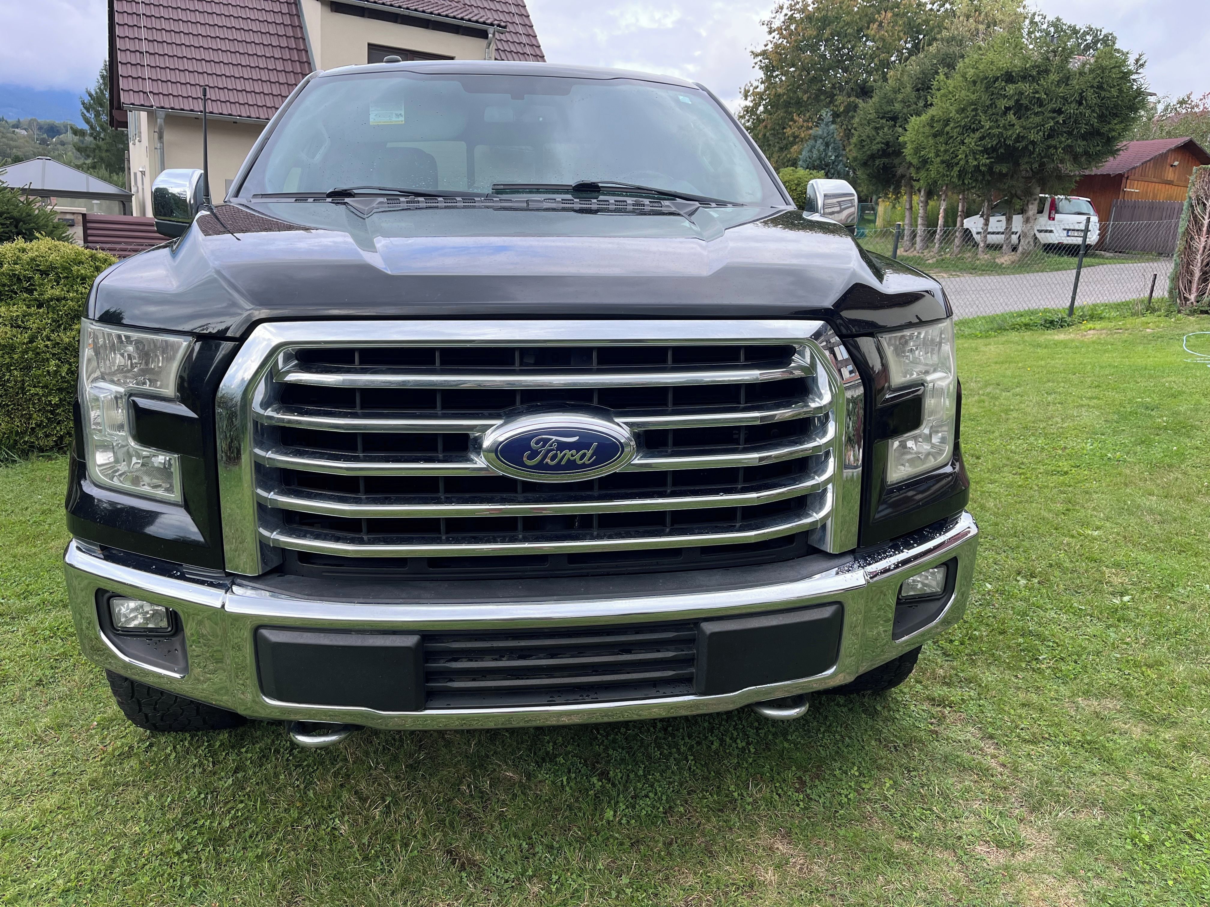 Ford F-150, 5.0 V8, pěkný stav - fotka 4