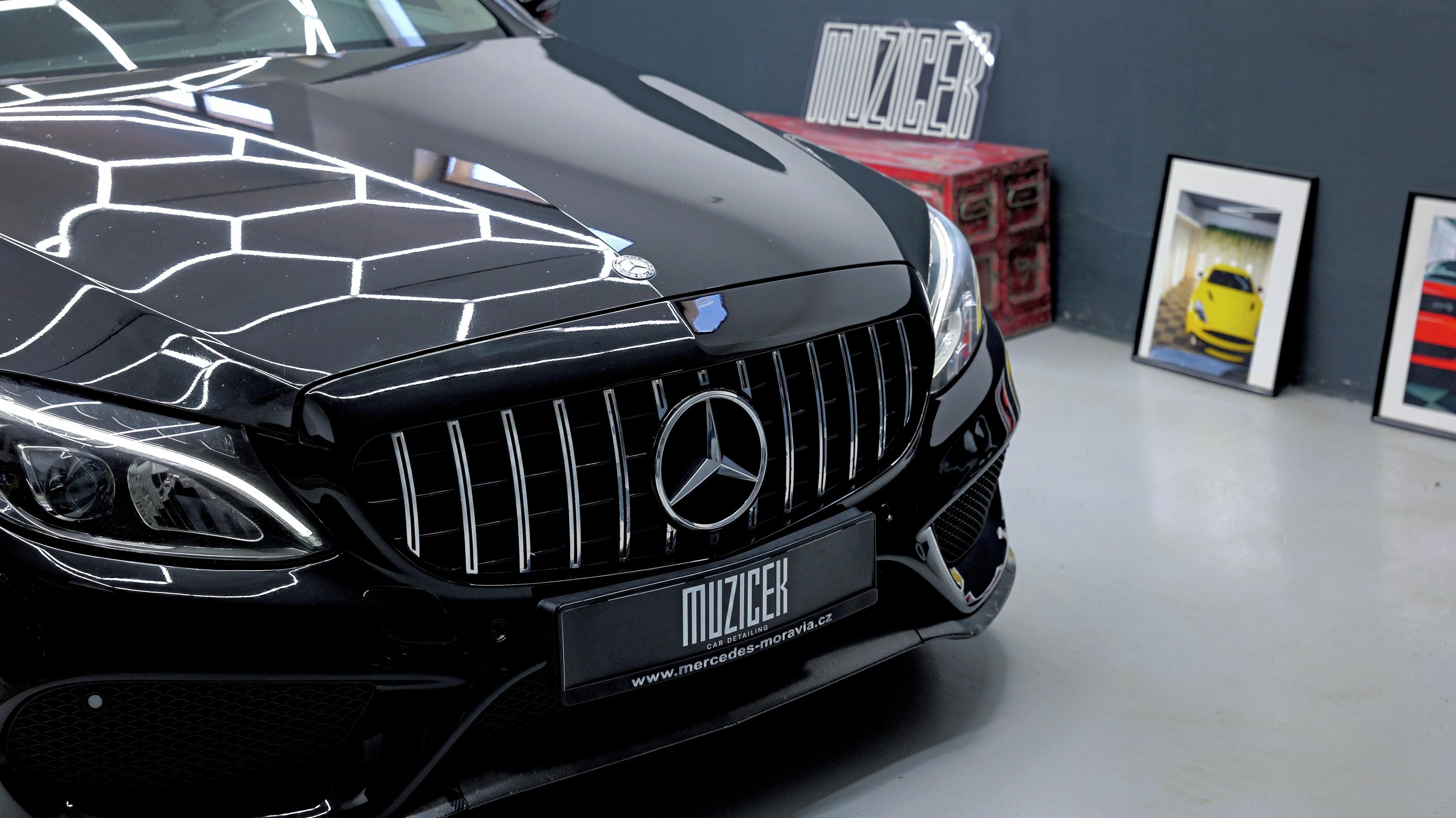 Mercedes-Benz Třídy C, 250 D - fotka 4