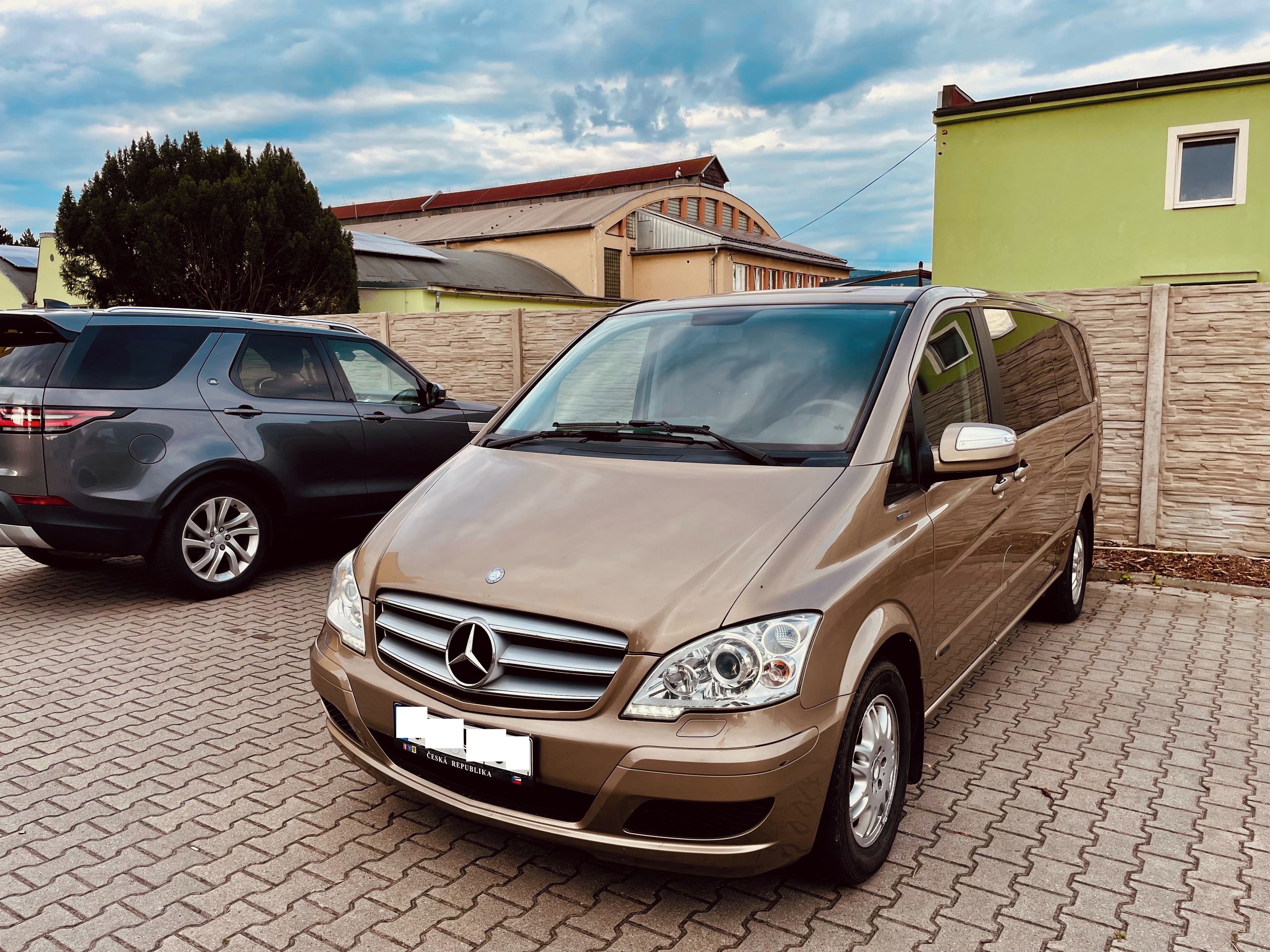 Mercedes-Benz Viano, Zakázkový EXTRA LONG 3 řady - fotka 3