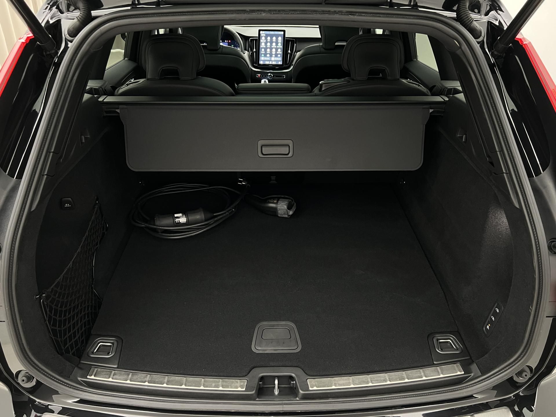 Volvo XC60, T8 AWD ULTRA BLACK RECHARGE CZ - fotka 5