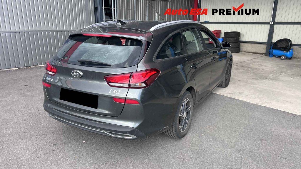 Hyundai i30, 1.5DPi,ČR - fotka 2