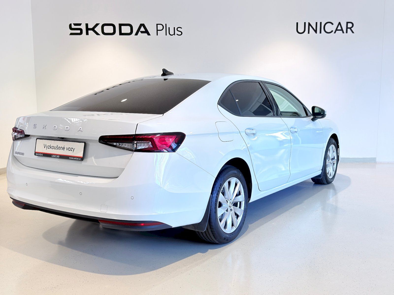 Škoda Superb, Selection 2.0 TDI / 110kW DSG - fotka 2