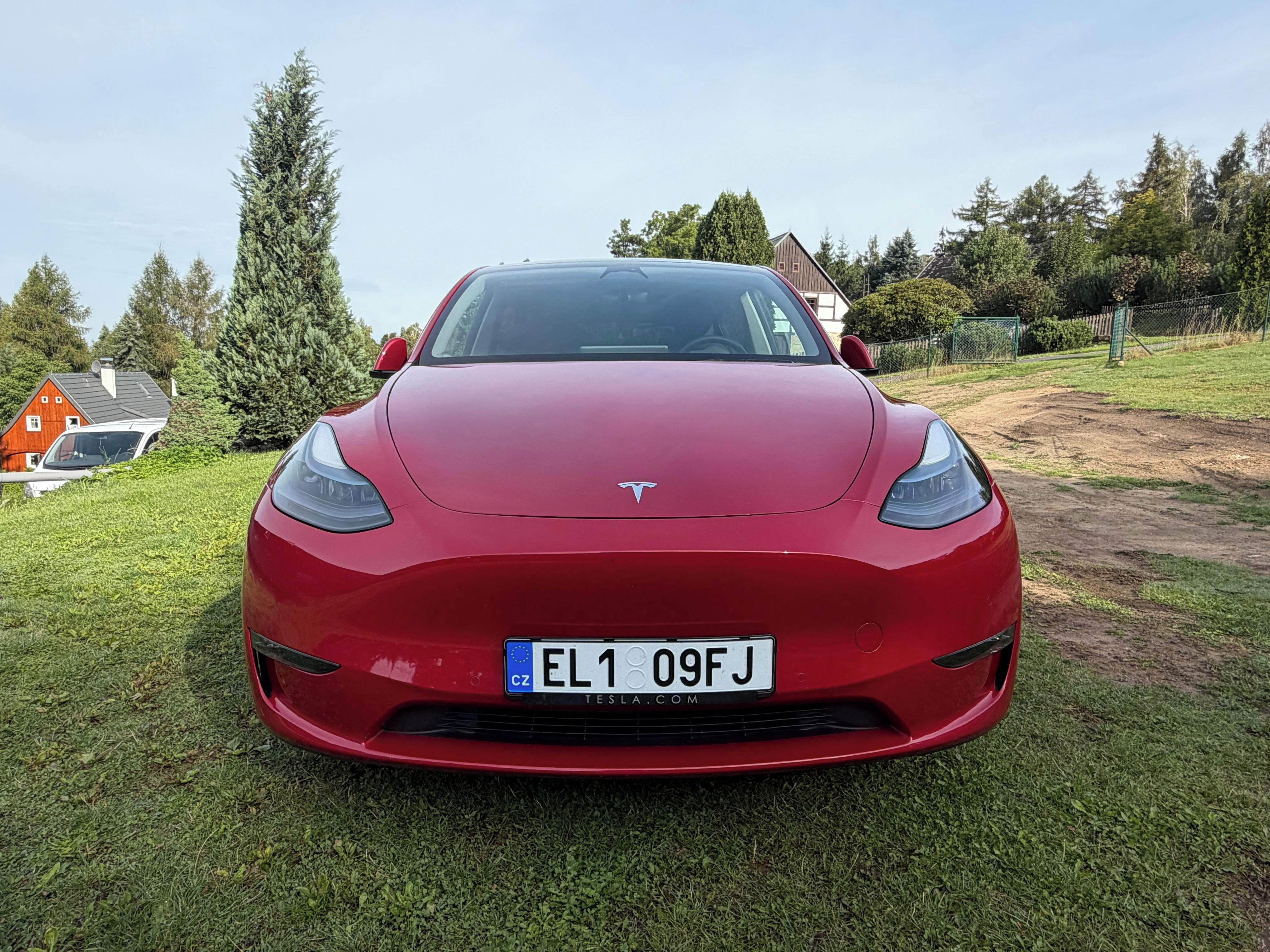 Tesla Model Y, DPH, tažné, 20 kola, SOH 92,5% - fotka 5