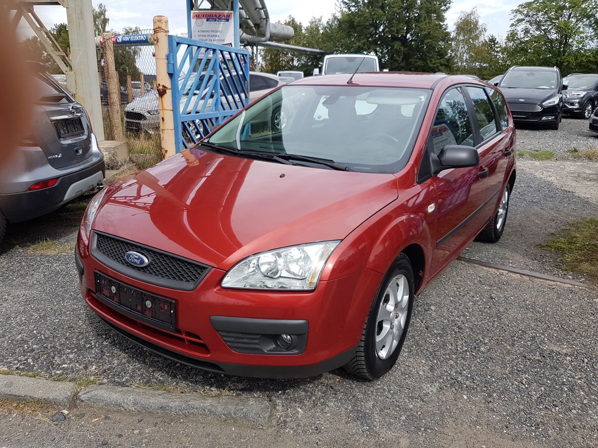 Ford Focus, 1.6TDCi 80KW VÝHŘEV SED. - fotka 3