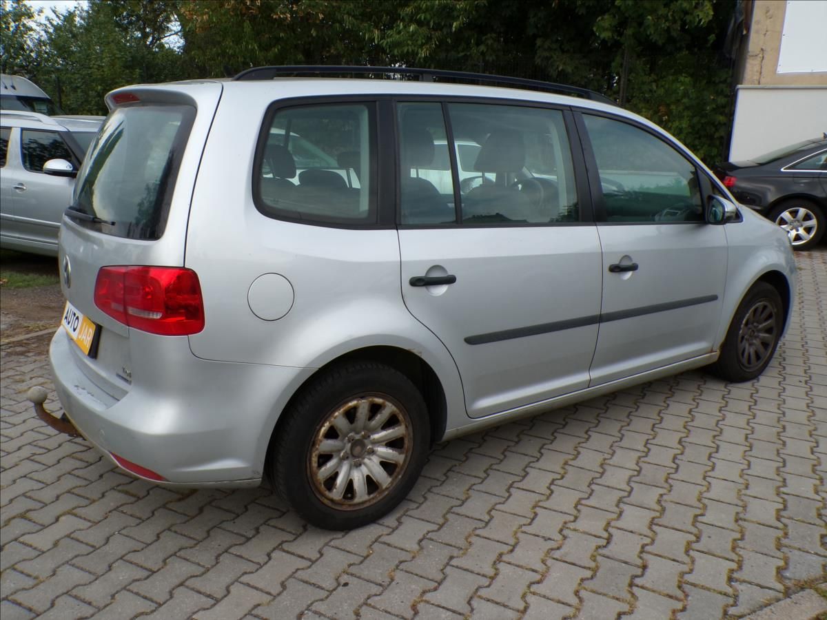 Volkswagen Touran, 1,6 TDI  7.MÍST,TAŽ.ZAŘ. - fotka 4
