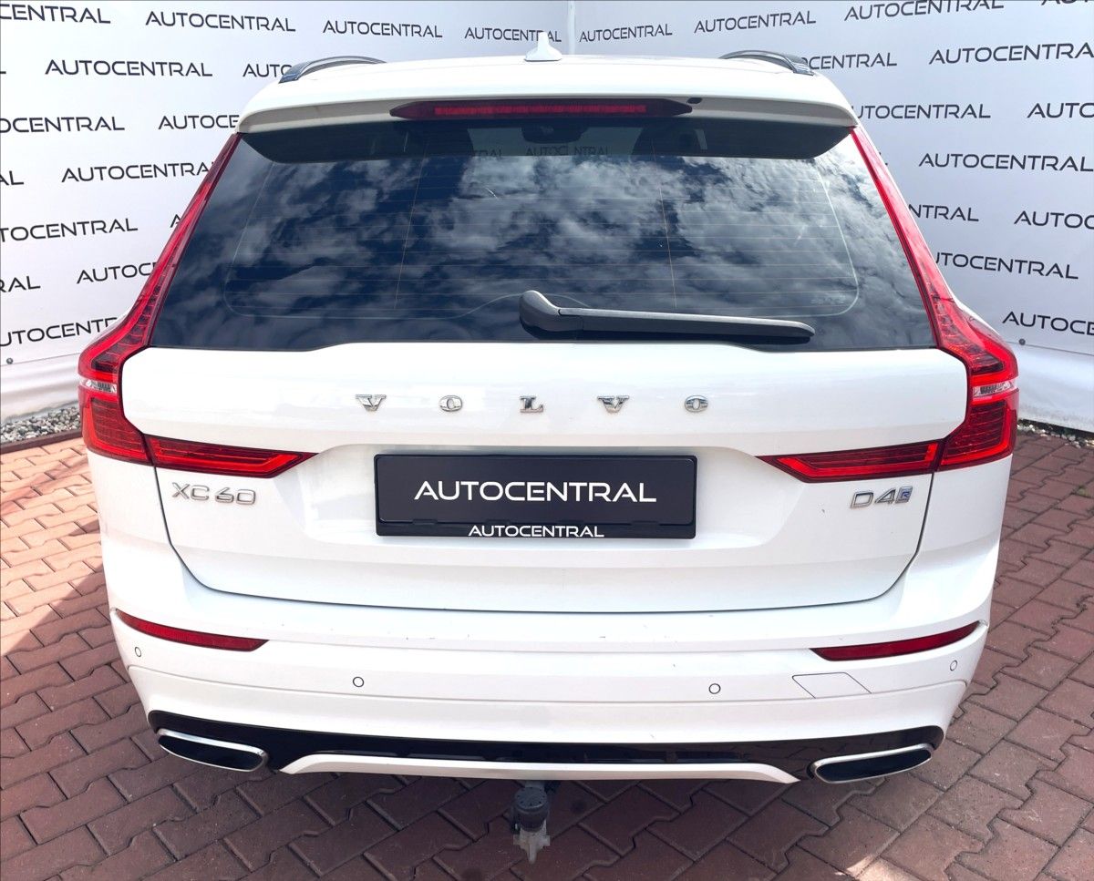 Volvo XC60, 2,0 D,140kW,D4,4x4,AUT. R-DESI - fotka 5