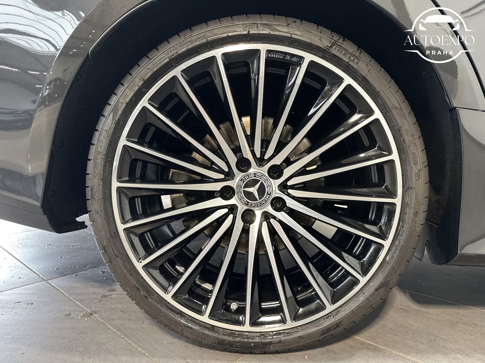 Mercedes-Benz CLS, 400d 4Matic AMG*LED*PANORAMA - fotka 4