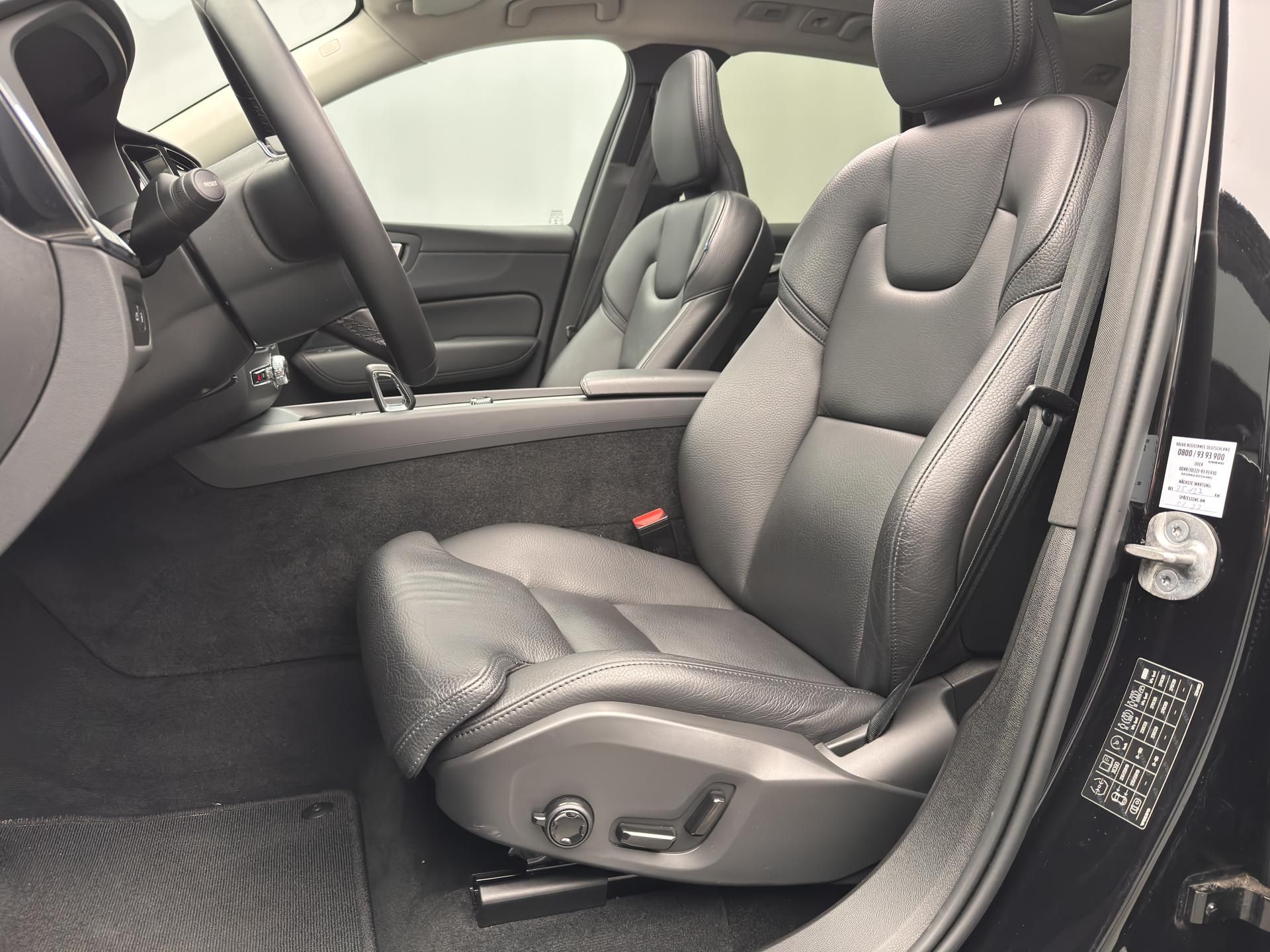 Volvo XC60, T6 AWD RECHARGE BRIGHT PLUS - fotka 4