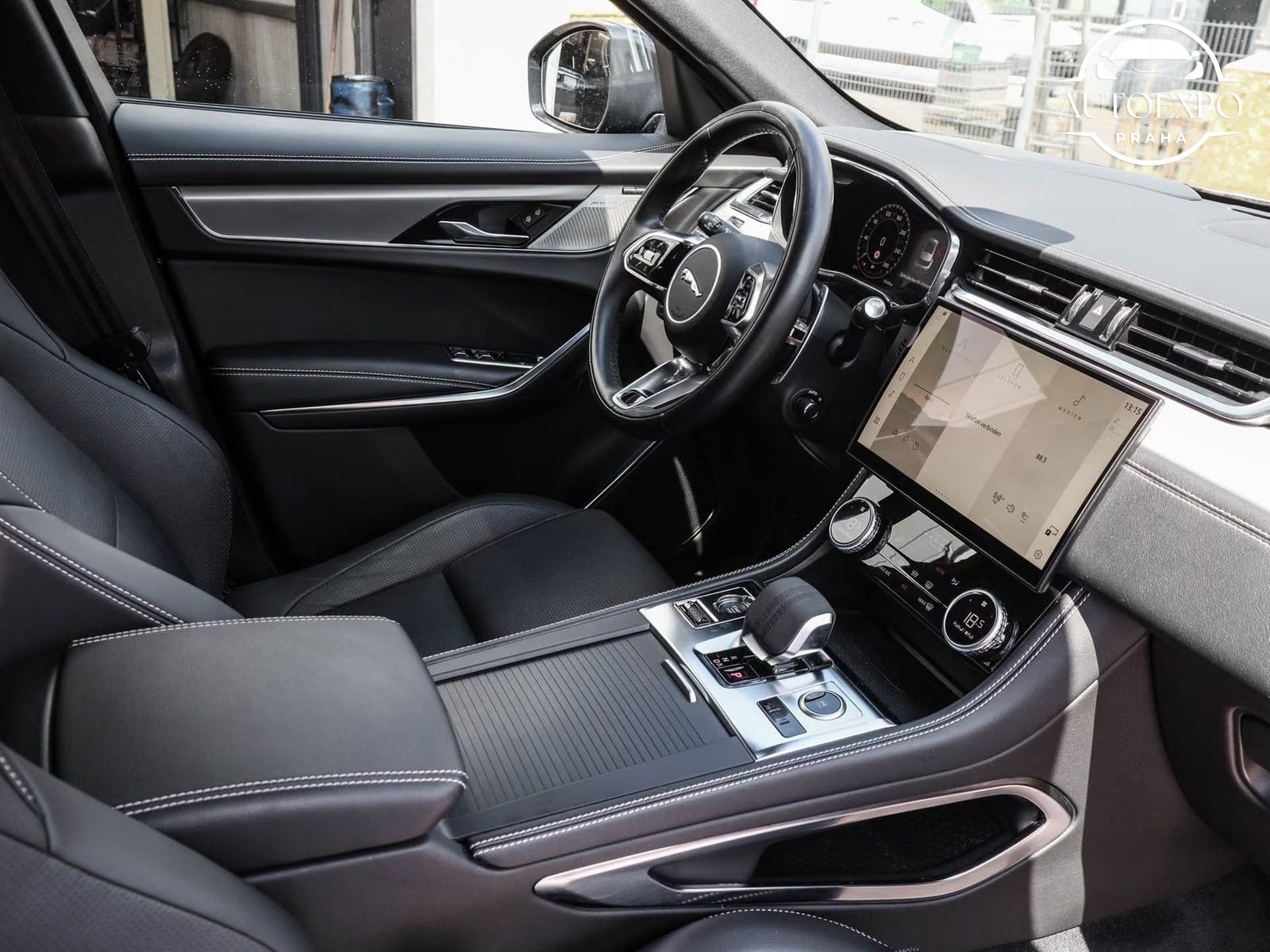 Jaguar F-Pace, D300 R-Dynamic SE AWD*PANORAMA - fotka 4