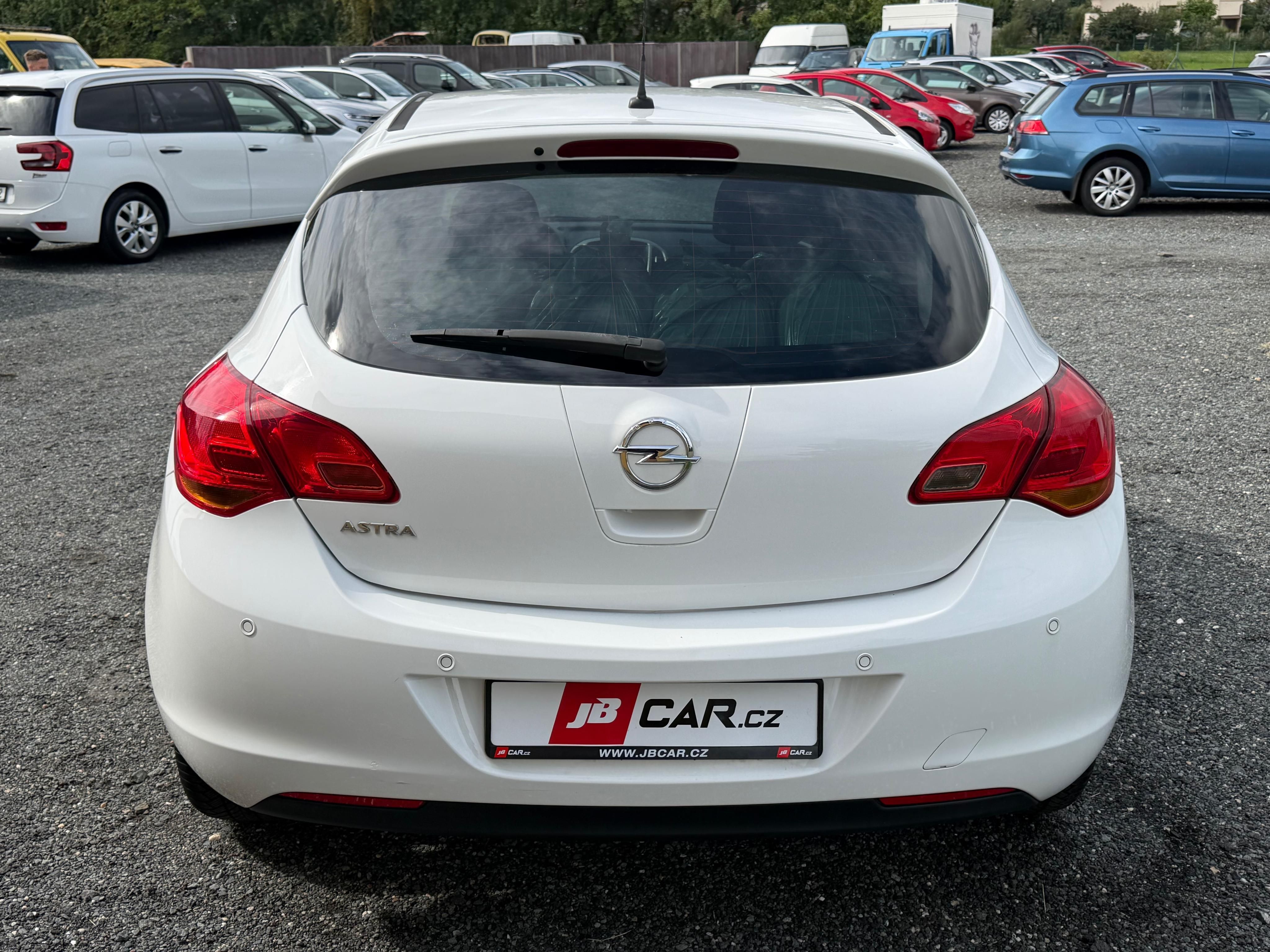 Opel Astra, 1.6 16V 85KW - fotka 3