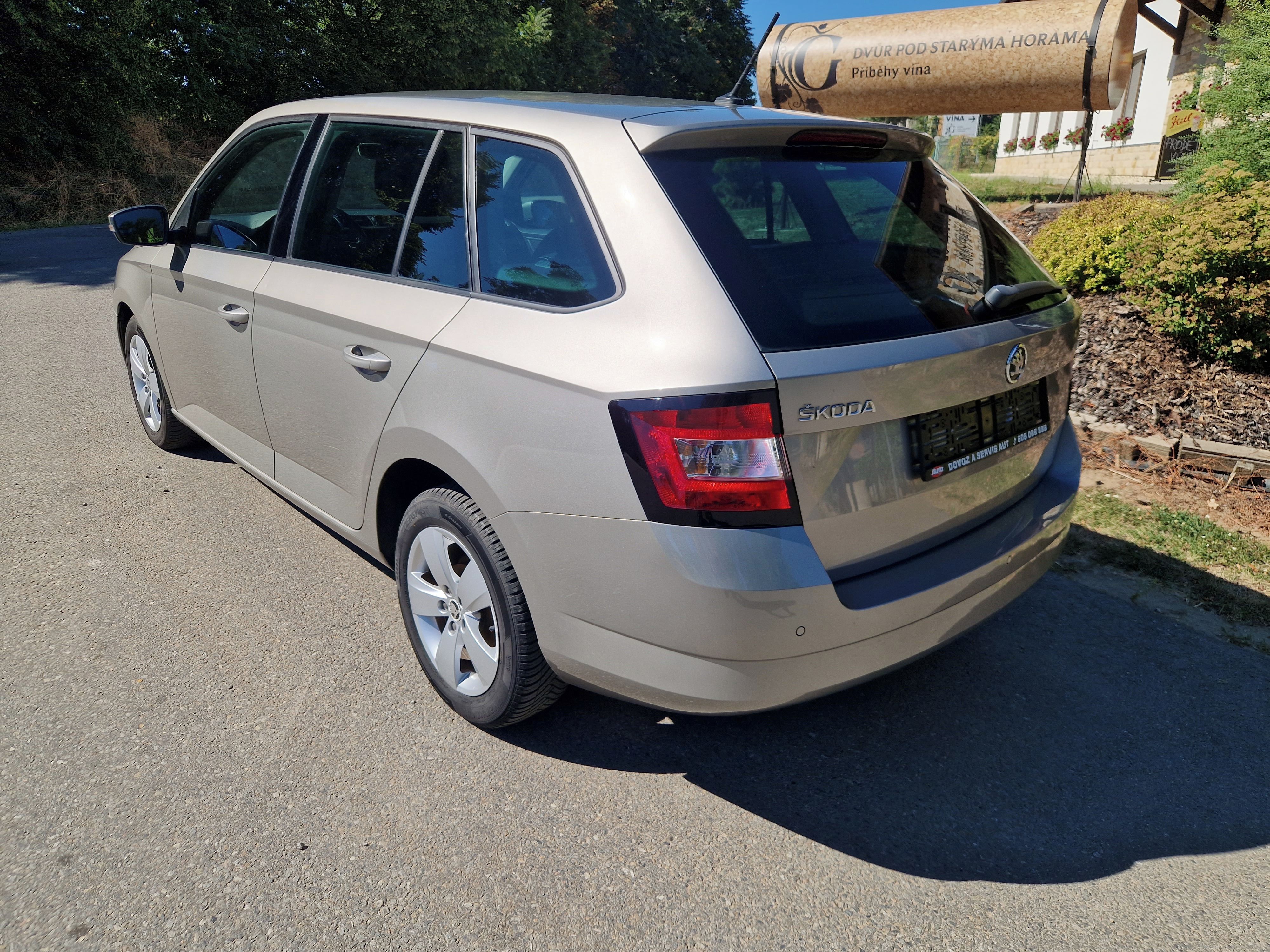 Škoda Fabia, 3 combi 1,2 TSI 66 KW,digi. - fotka 3
