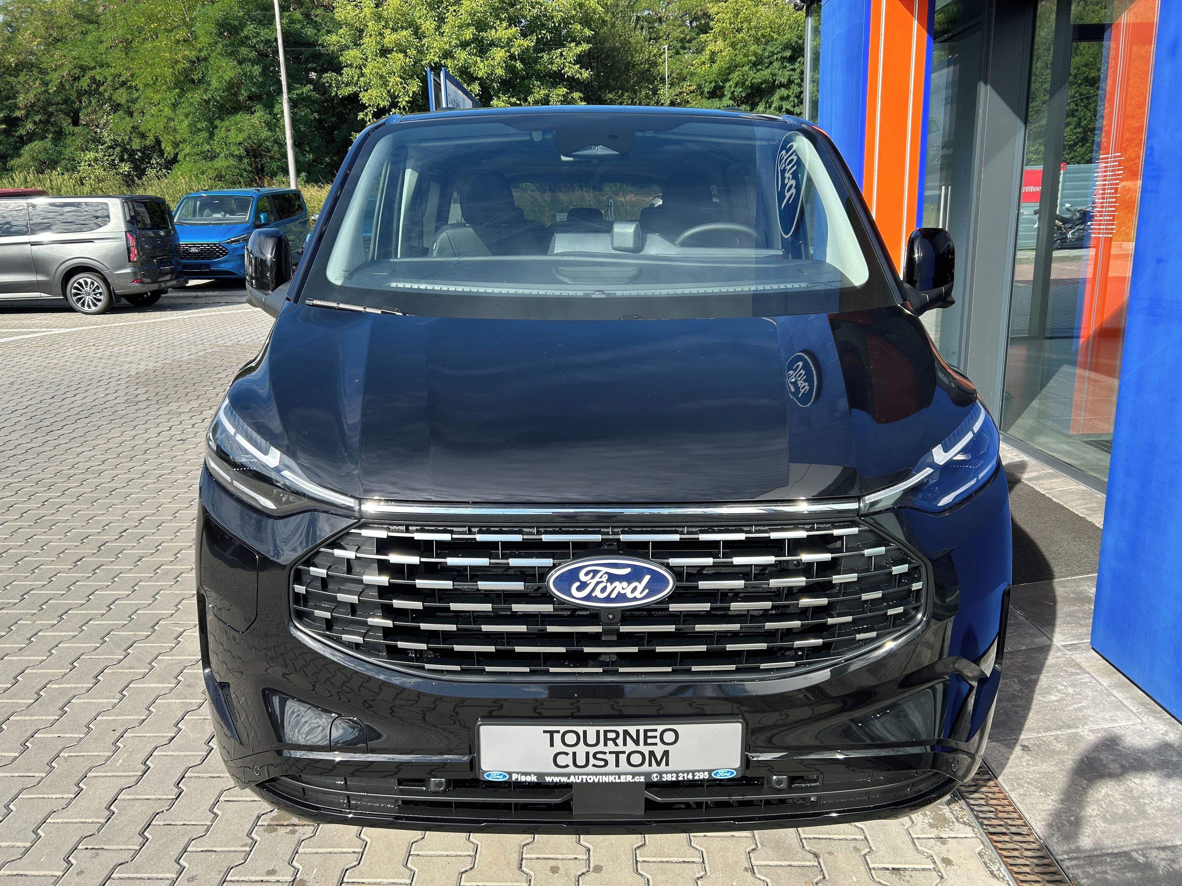 Ford Tourneo Custom, Titanium X L2 2.5 PHEV 171kW - fotka 2
