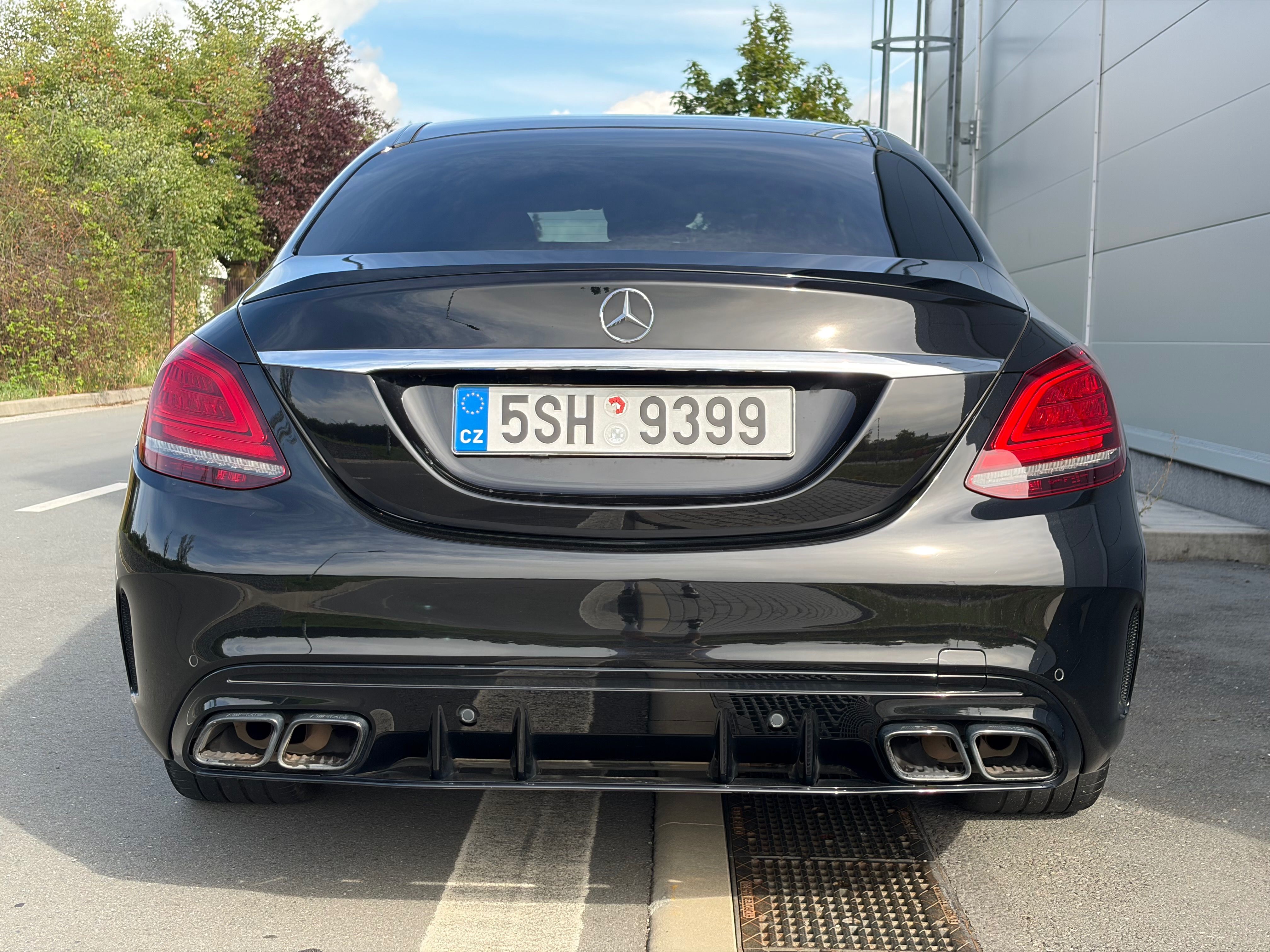 Mercedes-Benz Třídy C, C63S AMG, 4.0. 375KW - fotka 5