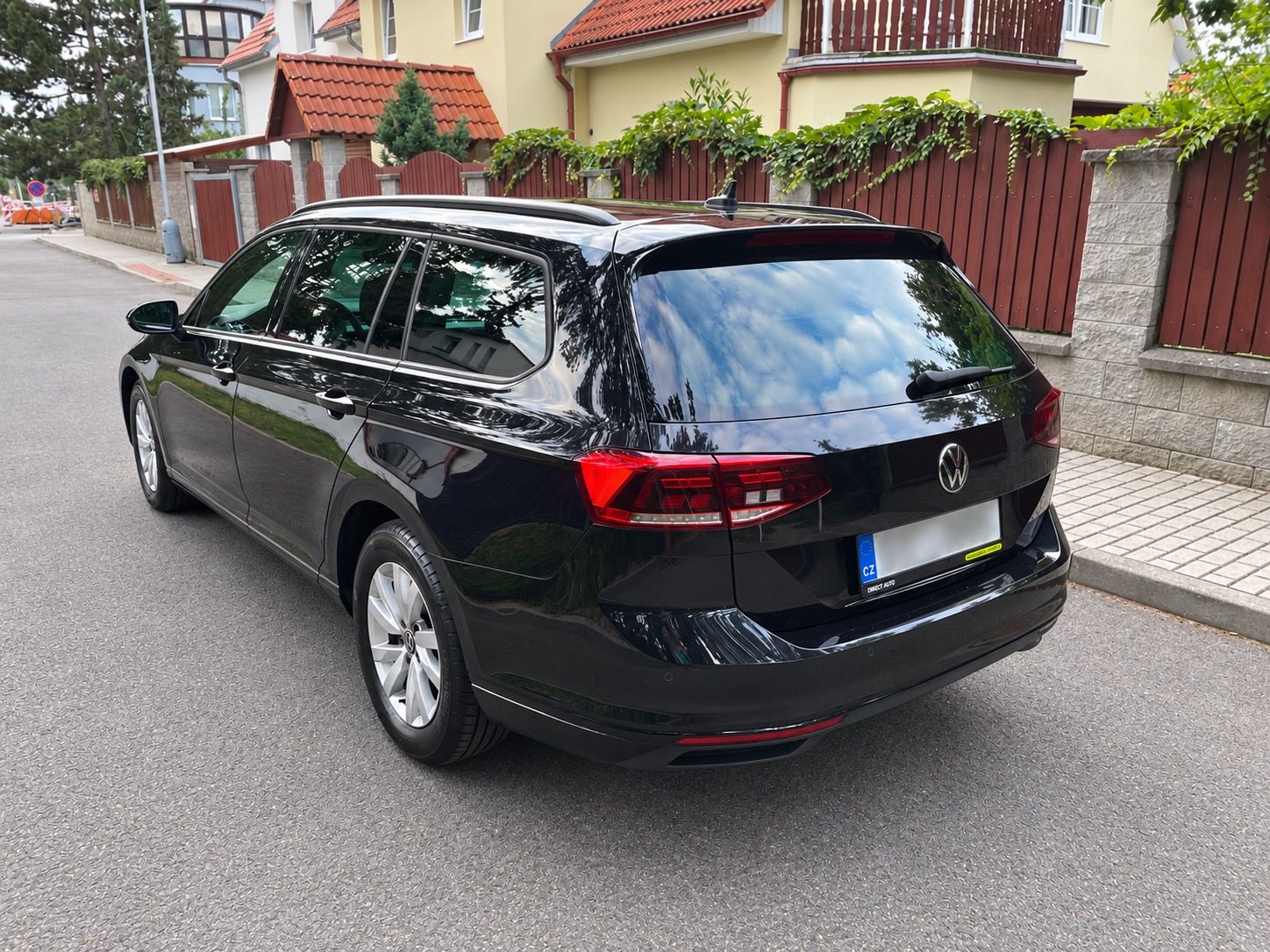 Volkswagen Passat, 2,0 TDi, DSG,1.maj,tažné,pěkný - fotka 5