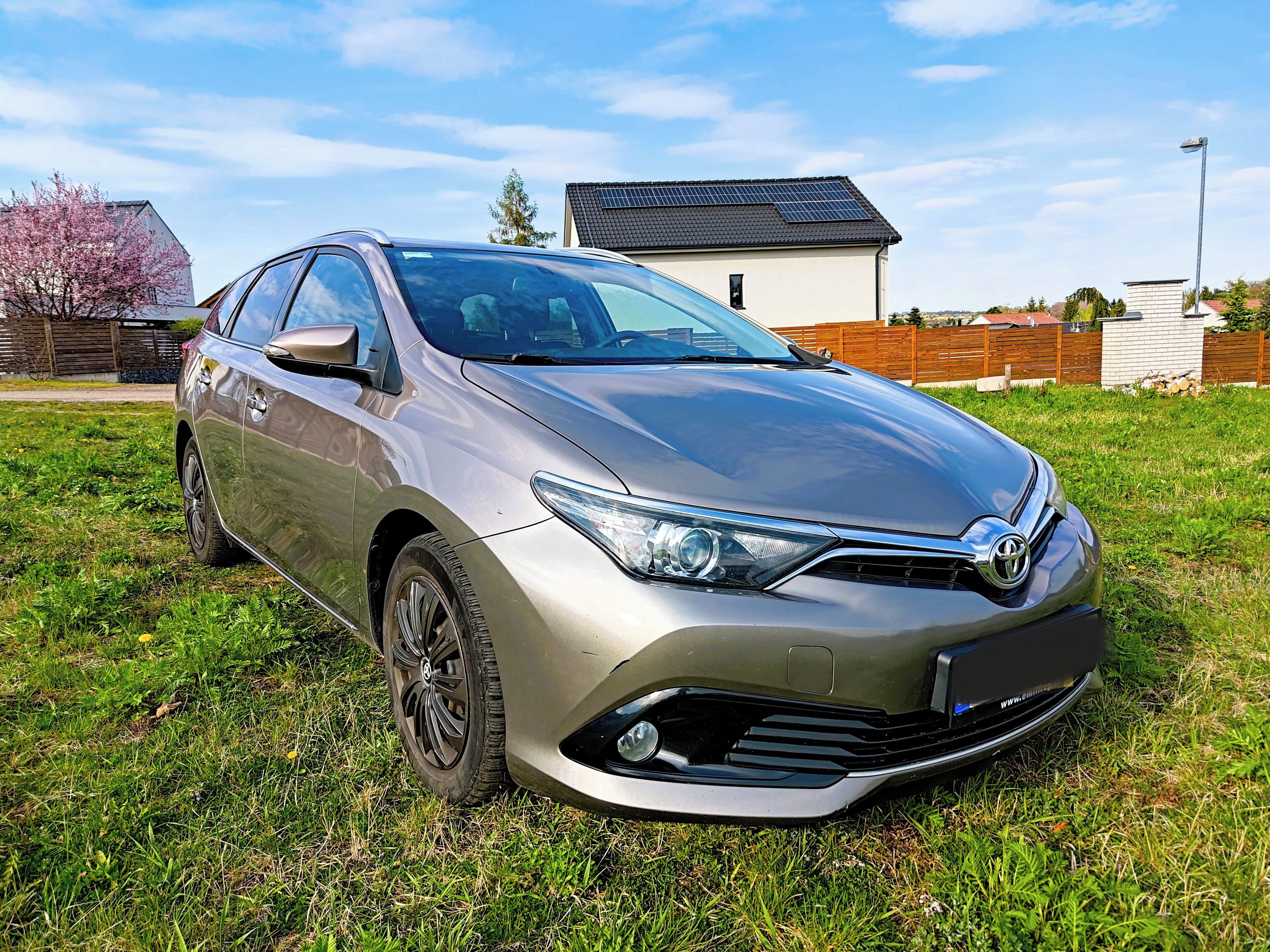 Toyota Auris, Toyota Auris 1.6, benzin