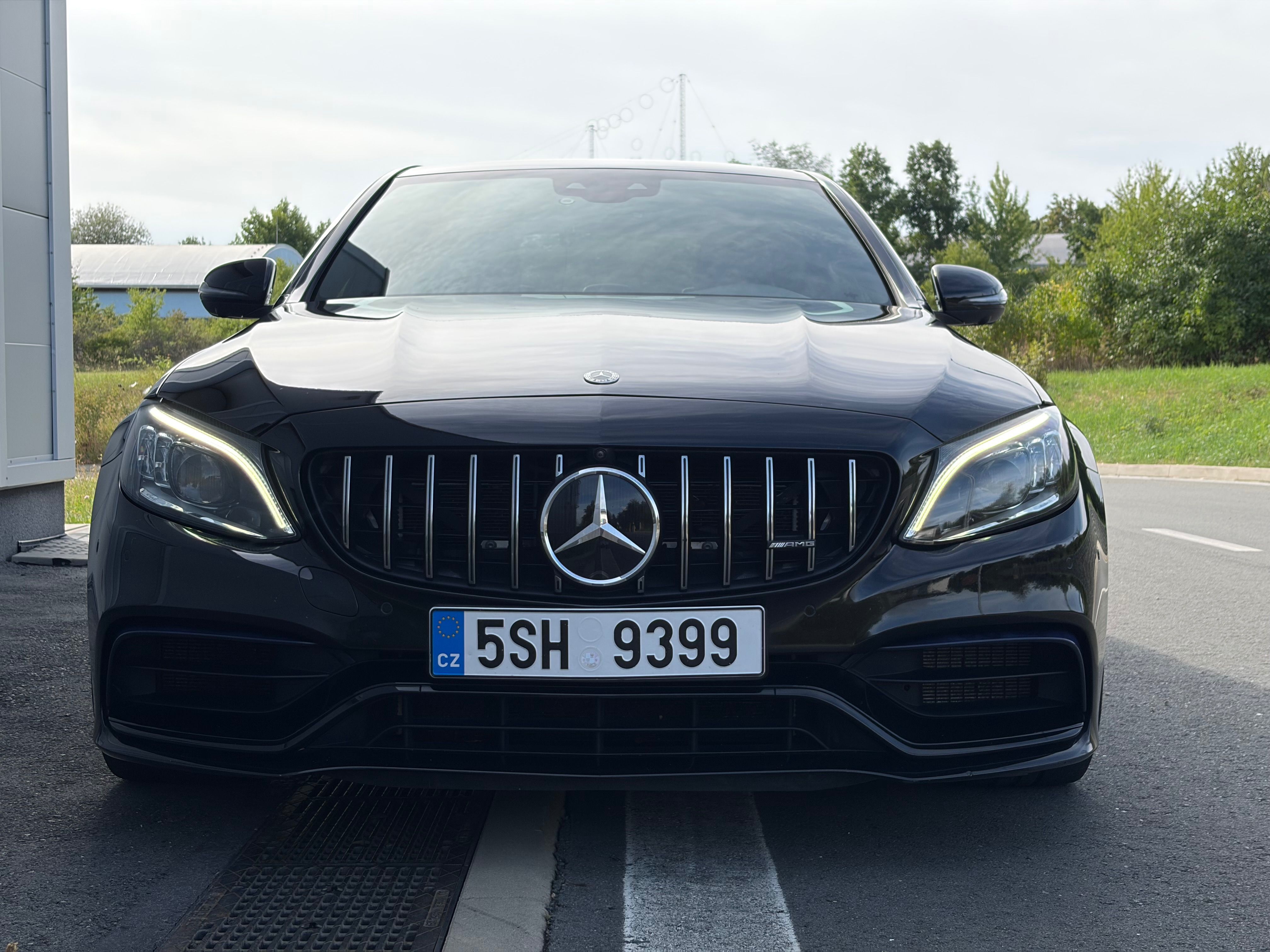 Mercedes-Benz Třídy C, C63S AMG, 4.0. 375KW - fotka 2