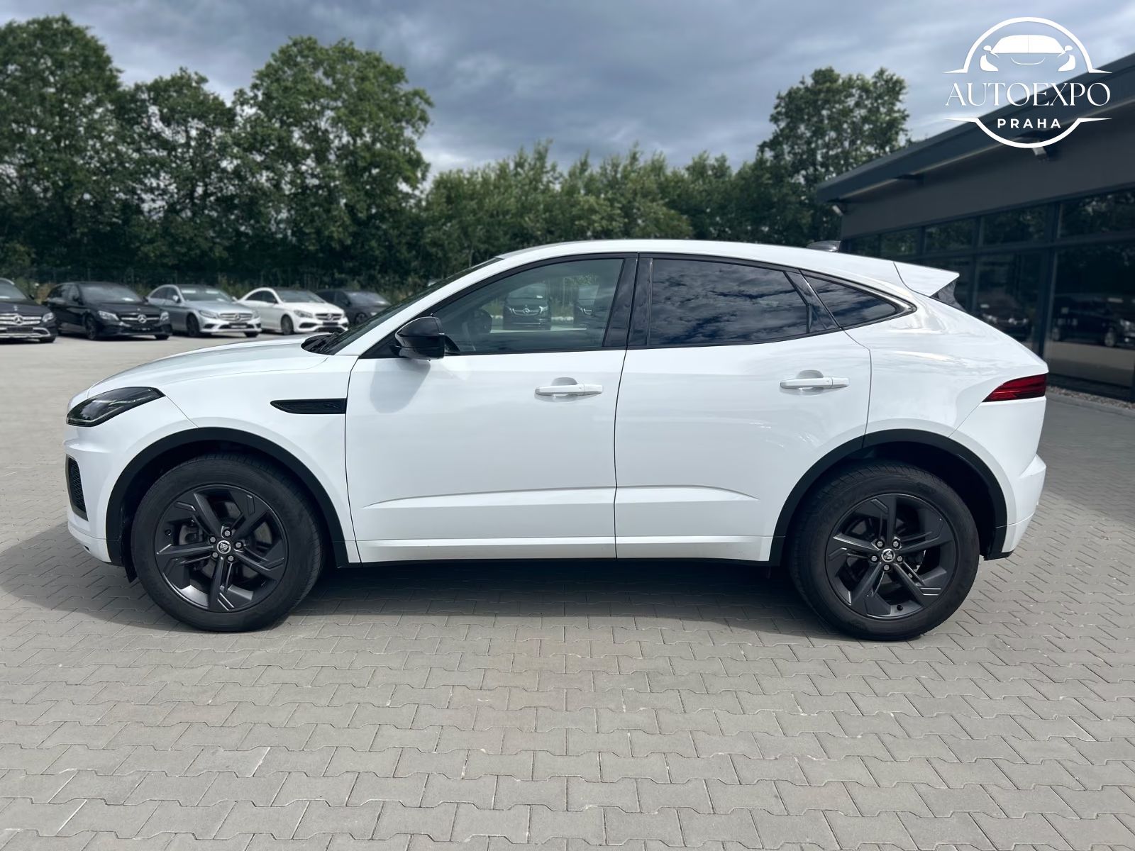 Jaguar E-Pace, R-Dynamic AWD Black Pack - fotka 5