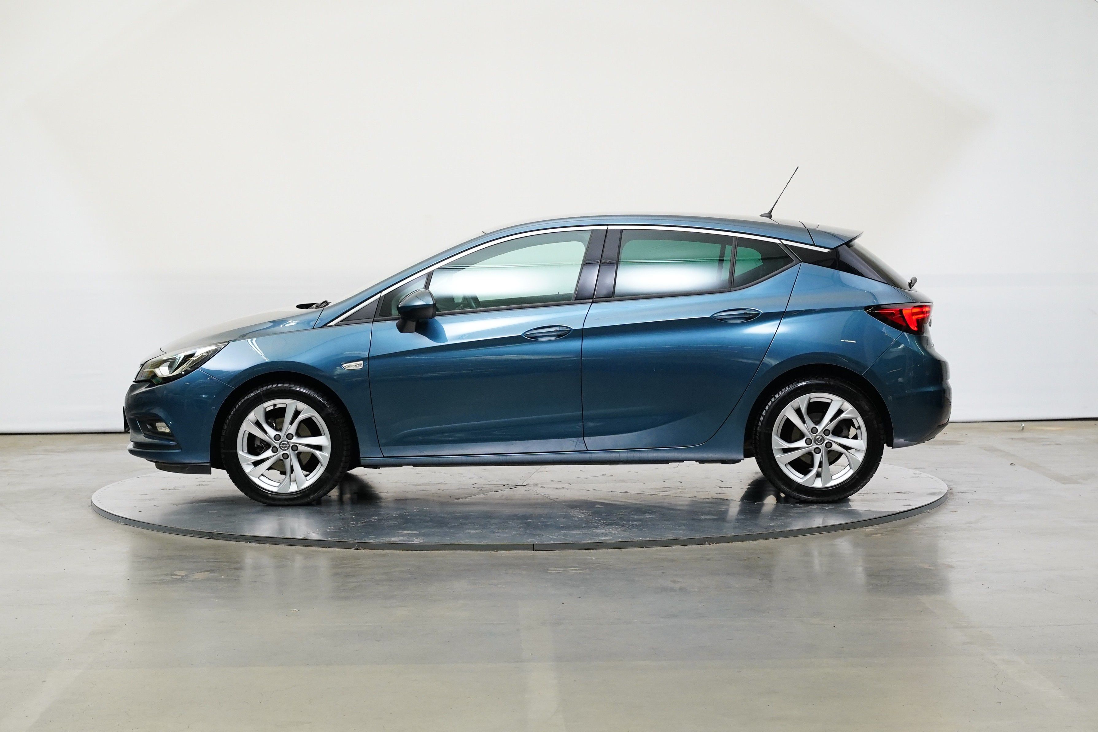 Opel Astra, 1.4 Turbo 110 kW Dynamic - fotka 3