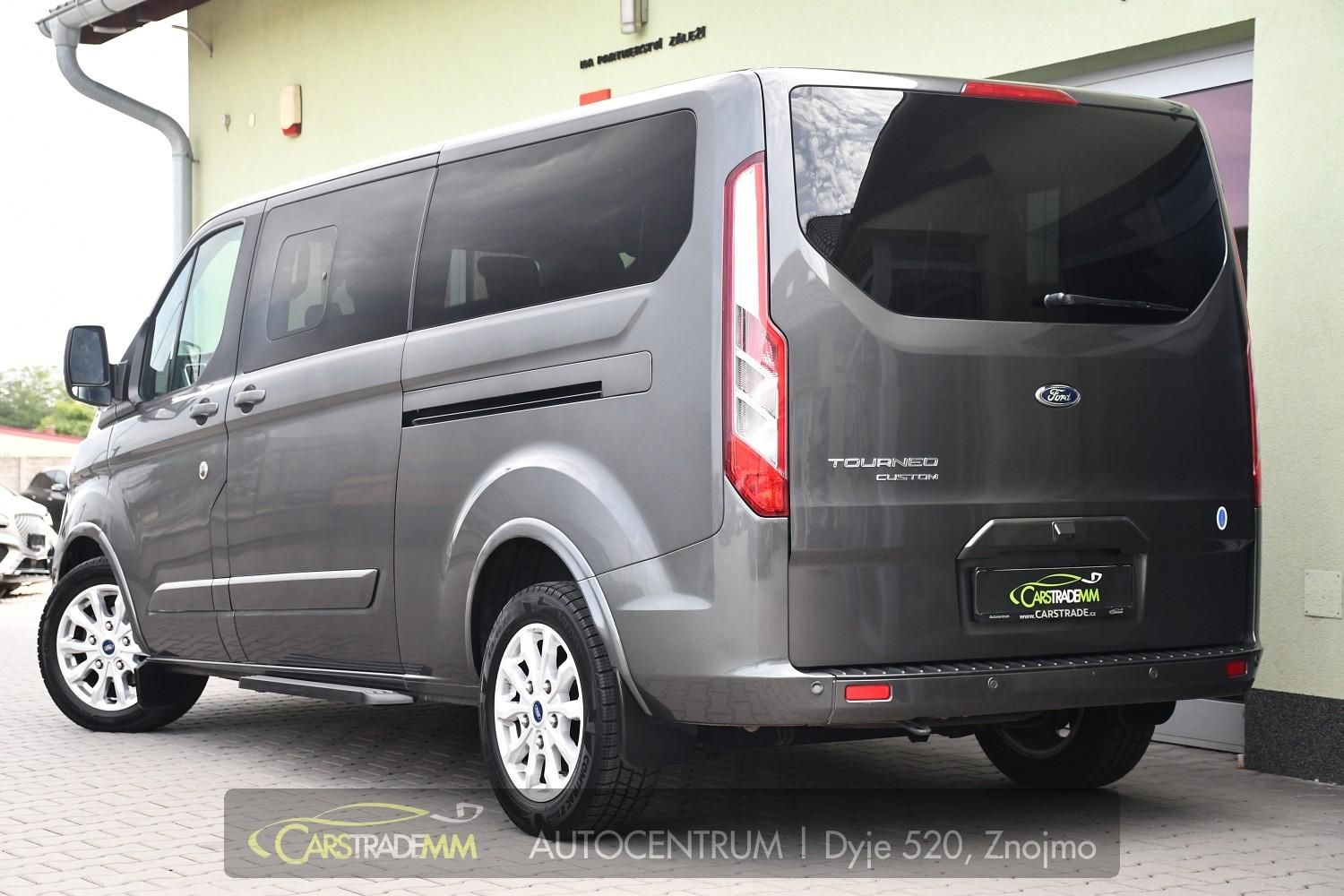 Ford Tourneo Custom, 2.0EcoBlue 8.MÍST TITANIUM - fotka 3