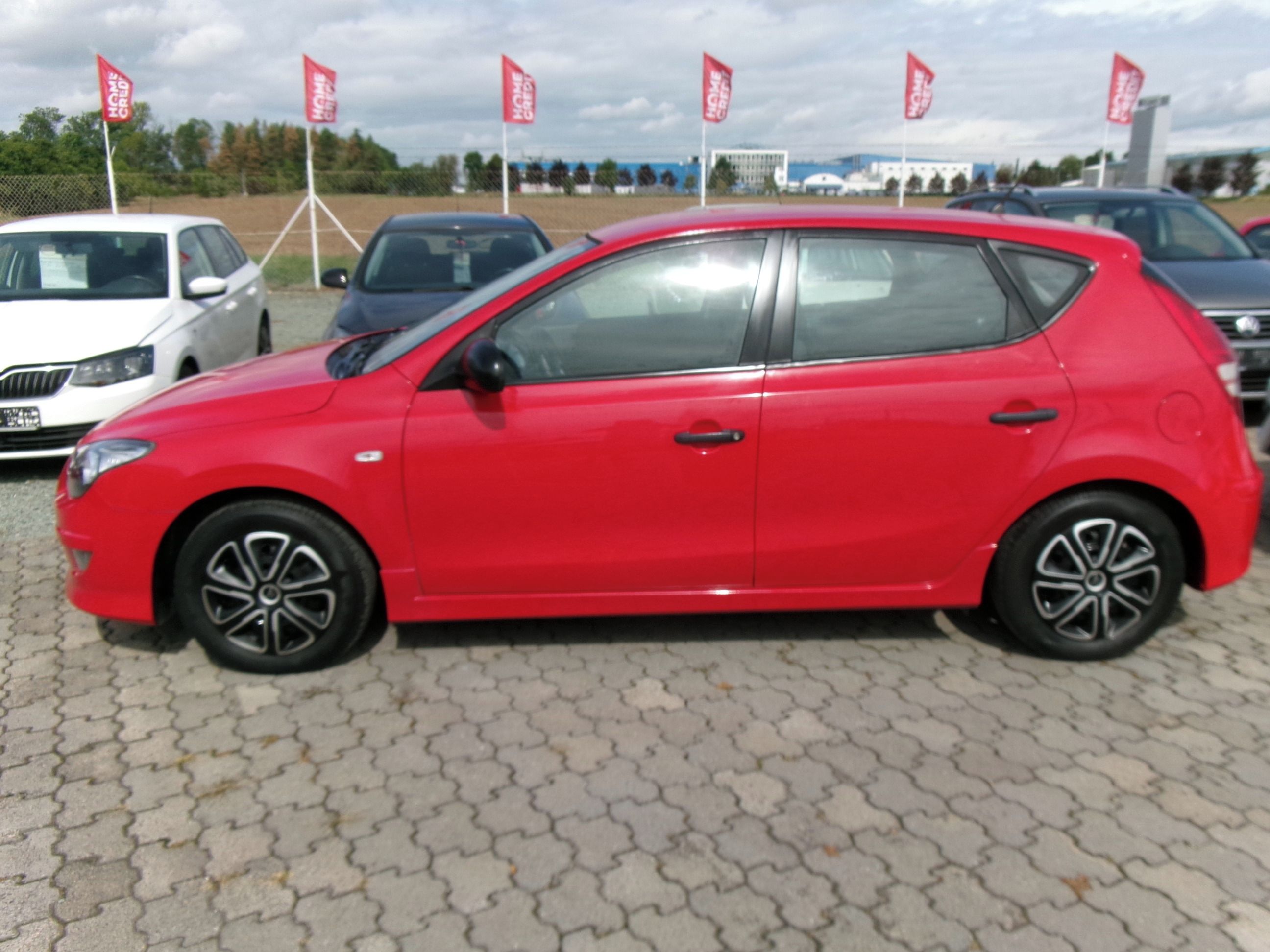 Hyundai i30, 1.4i 80kw,CZ,serviska - fotka 4