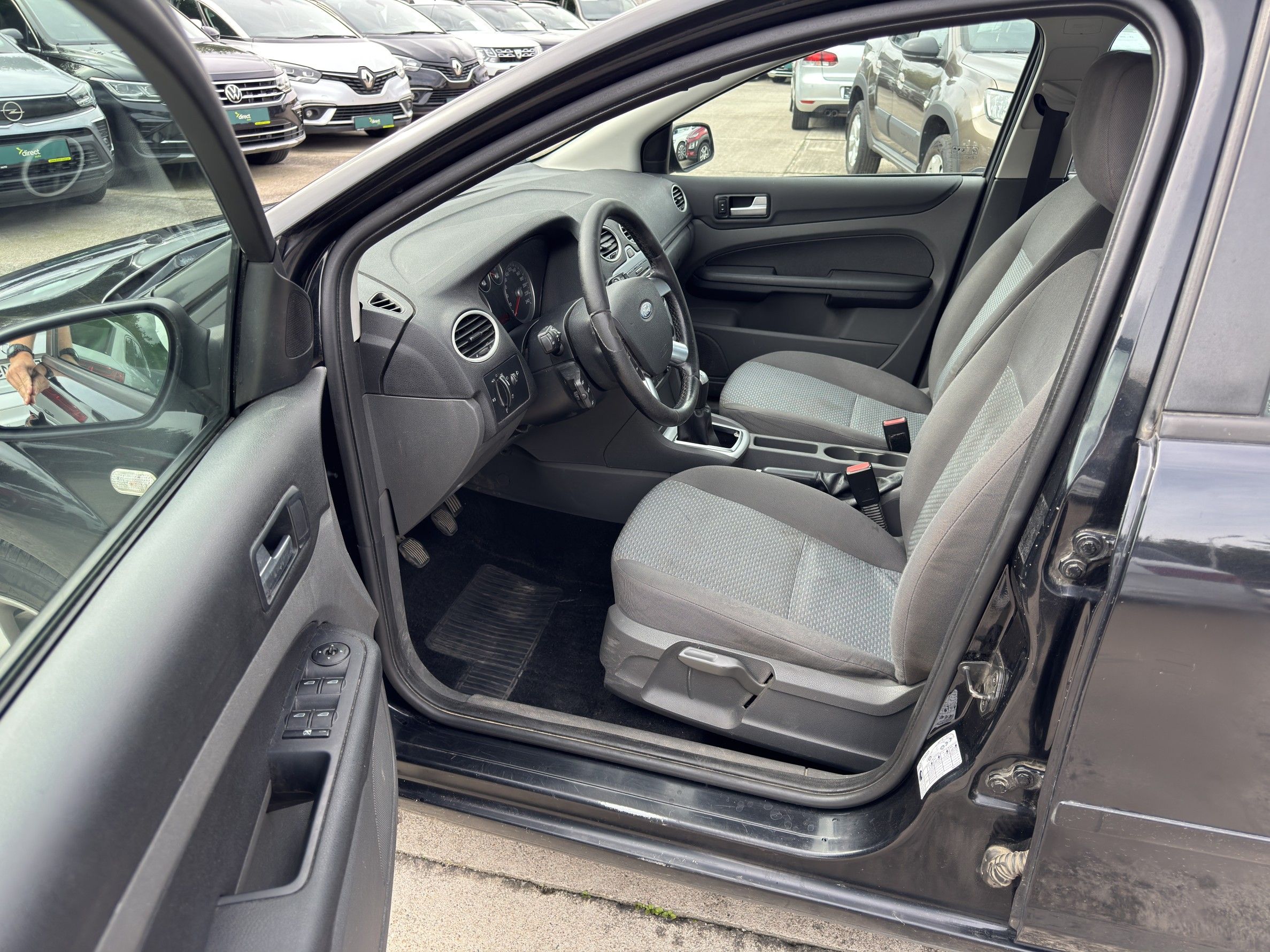 Ford Focus, 1.6 i 74 kW LPG - fotka 4