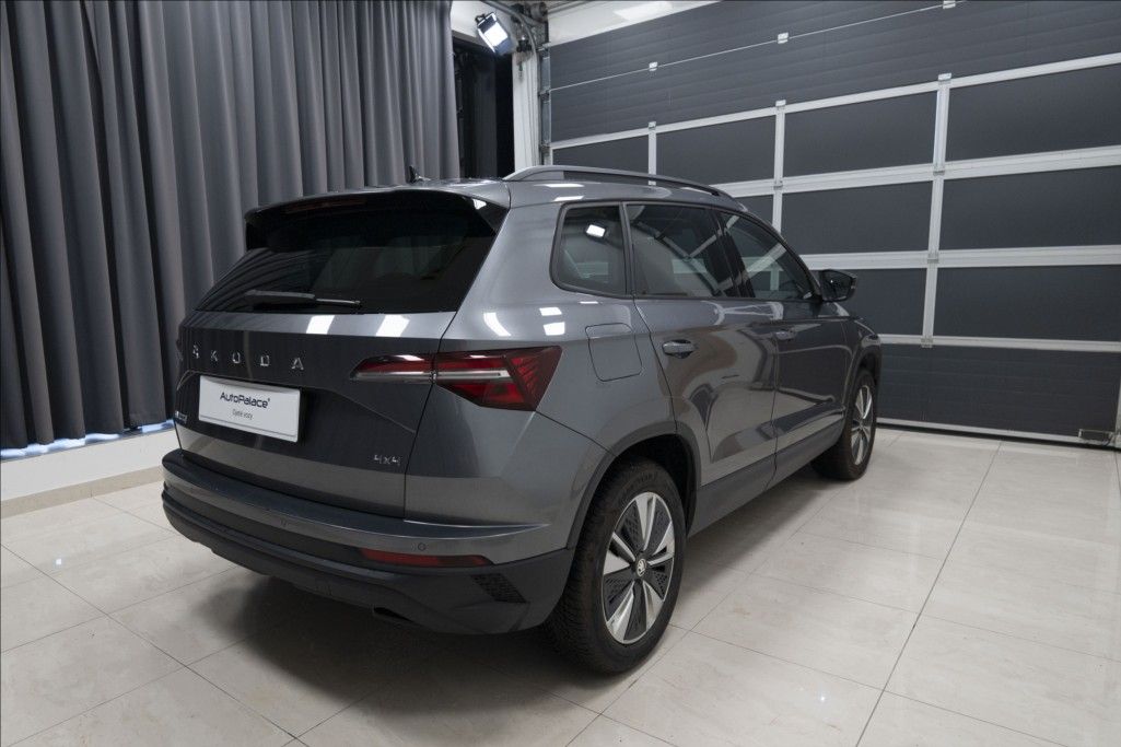 Škoda Karoq, 2,0 TDI DSG 4x4 NAVI KAMERA ČR - fotka 4